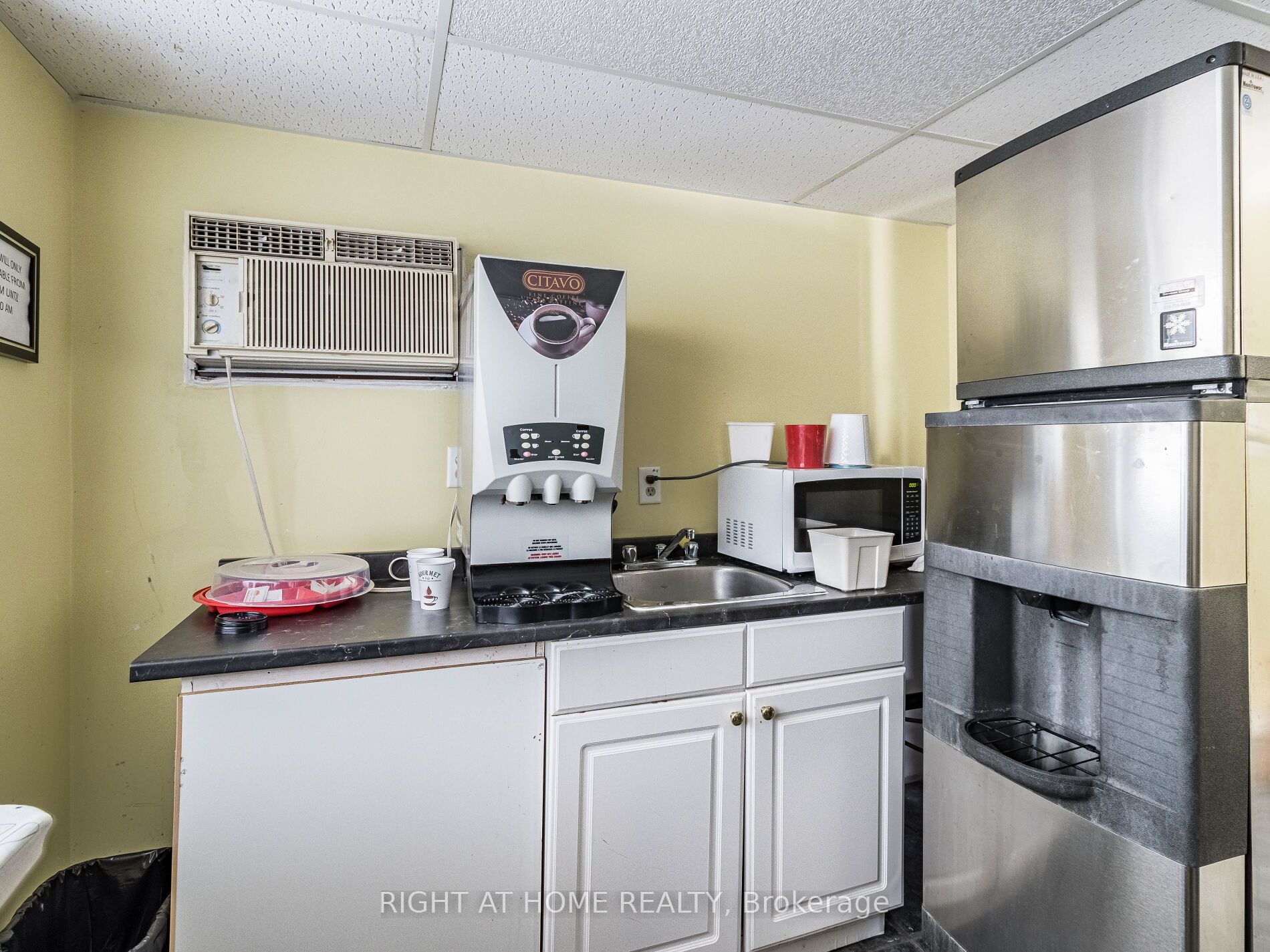 5958 Fallsview Boulevard Property Photo 11