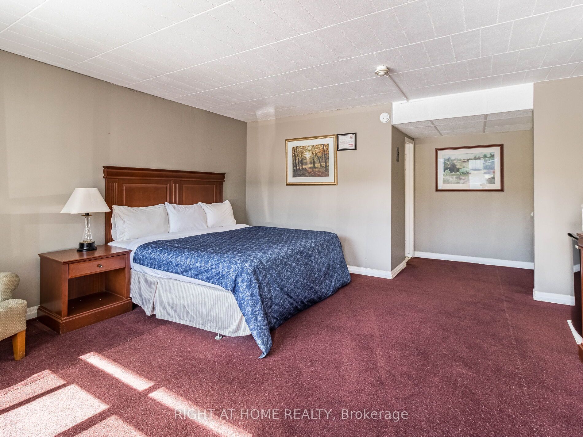 5958 Fallsview Boulevard Property Photo 17