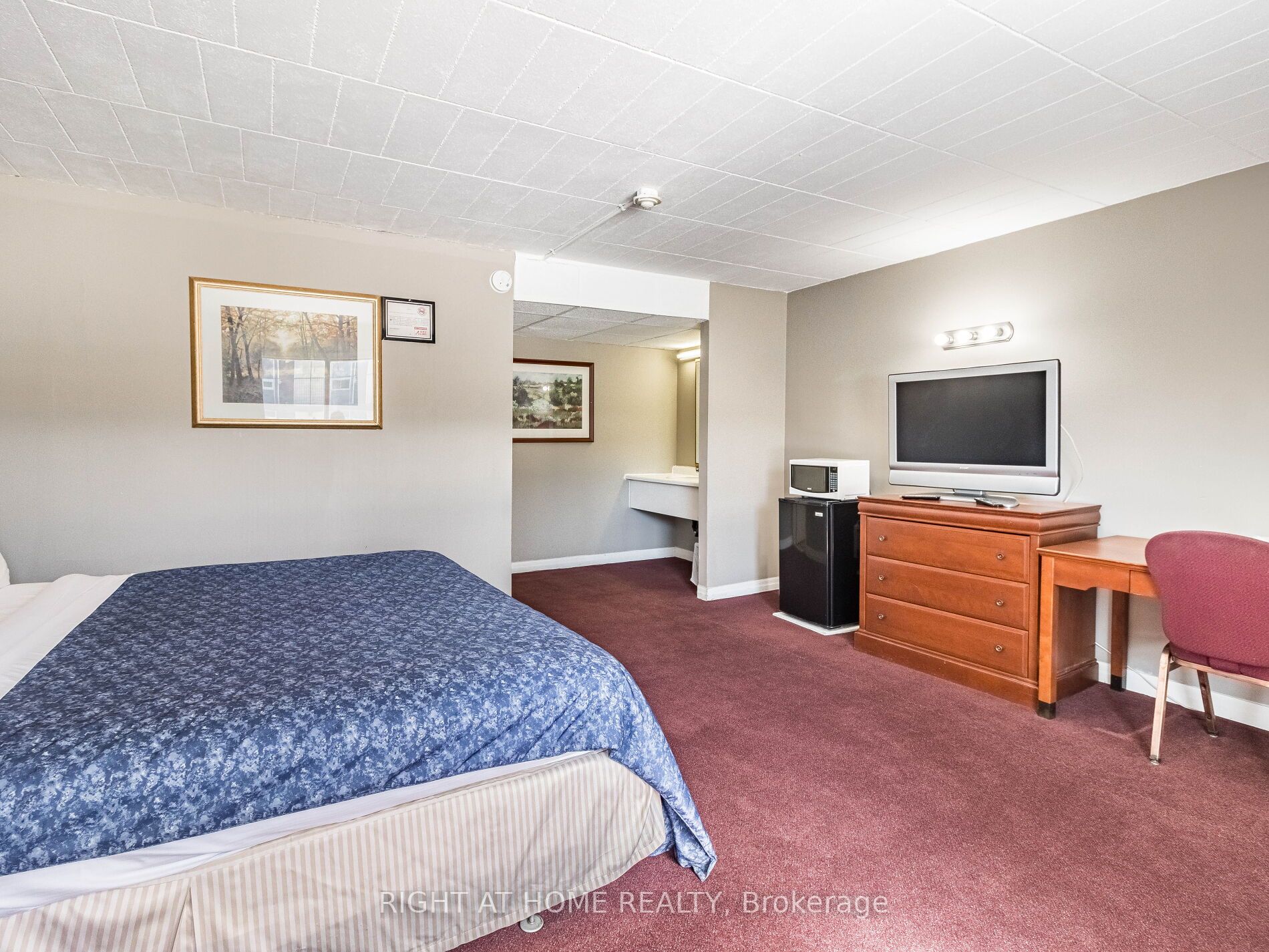 5958 Fallsview Boulevard Property Photo 19