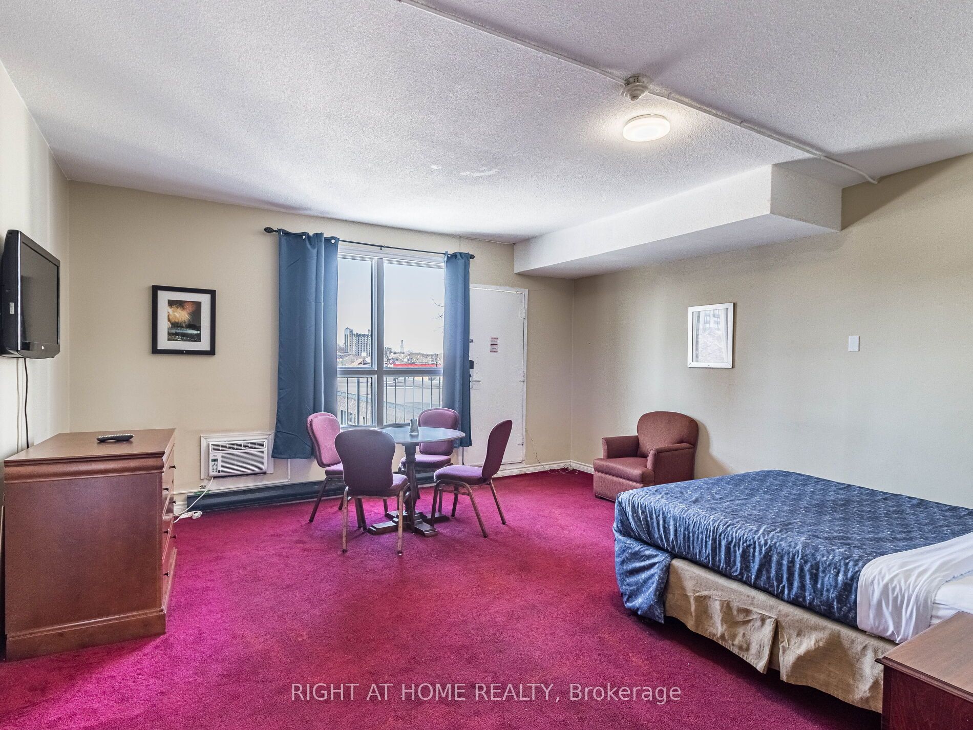 5958 Fallsview Boulevard Property Photo 25