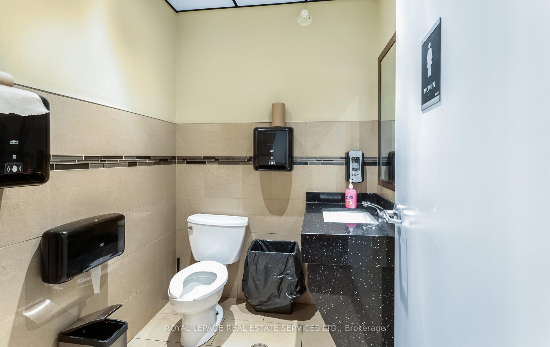 285 Geneva Street Property Photo 16