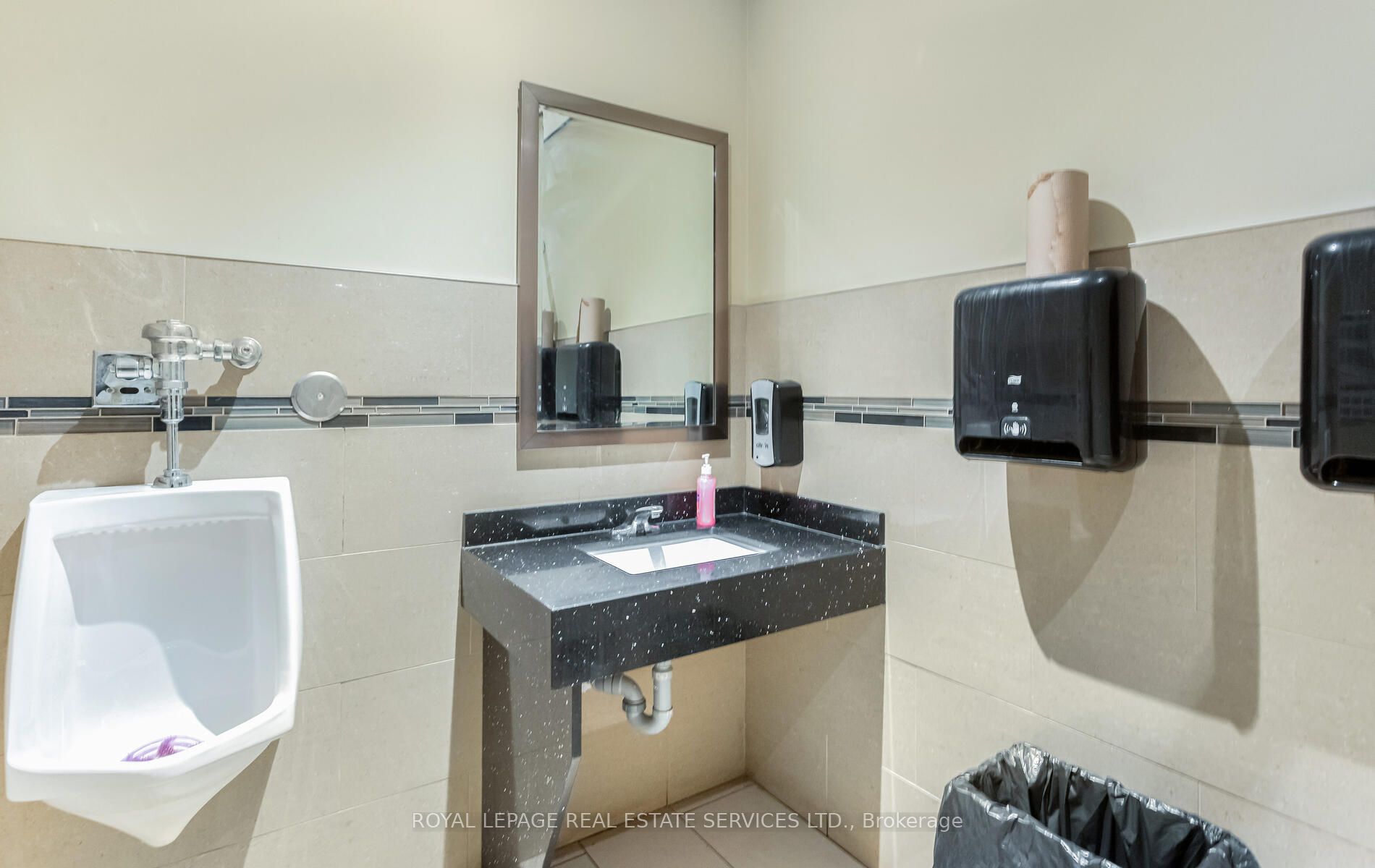 285 Geneva Street Property Photo 17