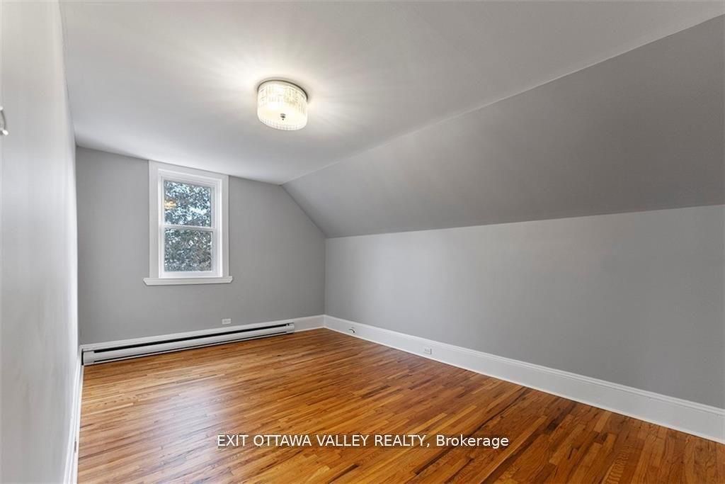 1874/1876 Beachburg Road Property Photo 14