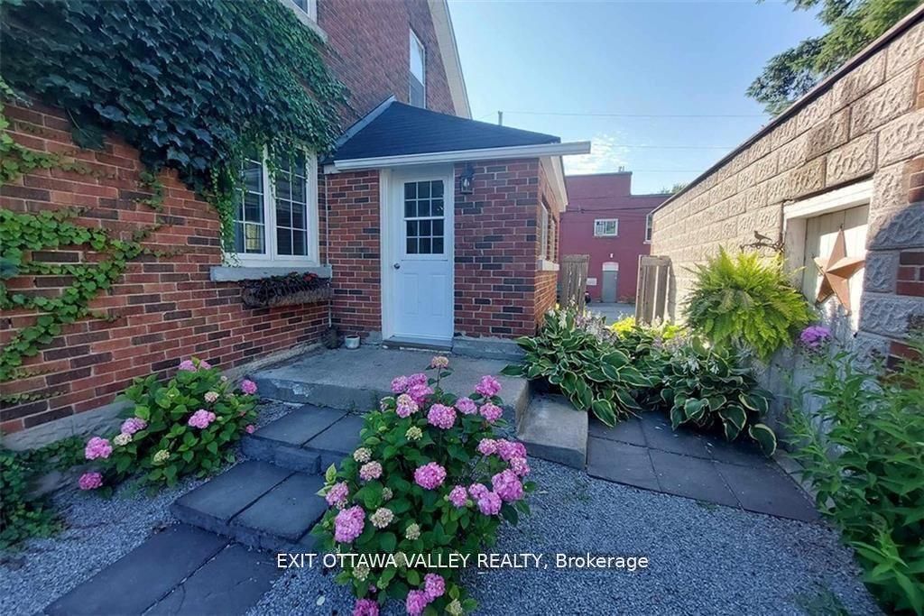 1874/1876 Beachburg Road Property Photo 22
