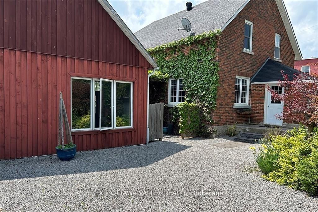 1874/1876 Beachburg Road Property Photo 29