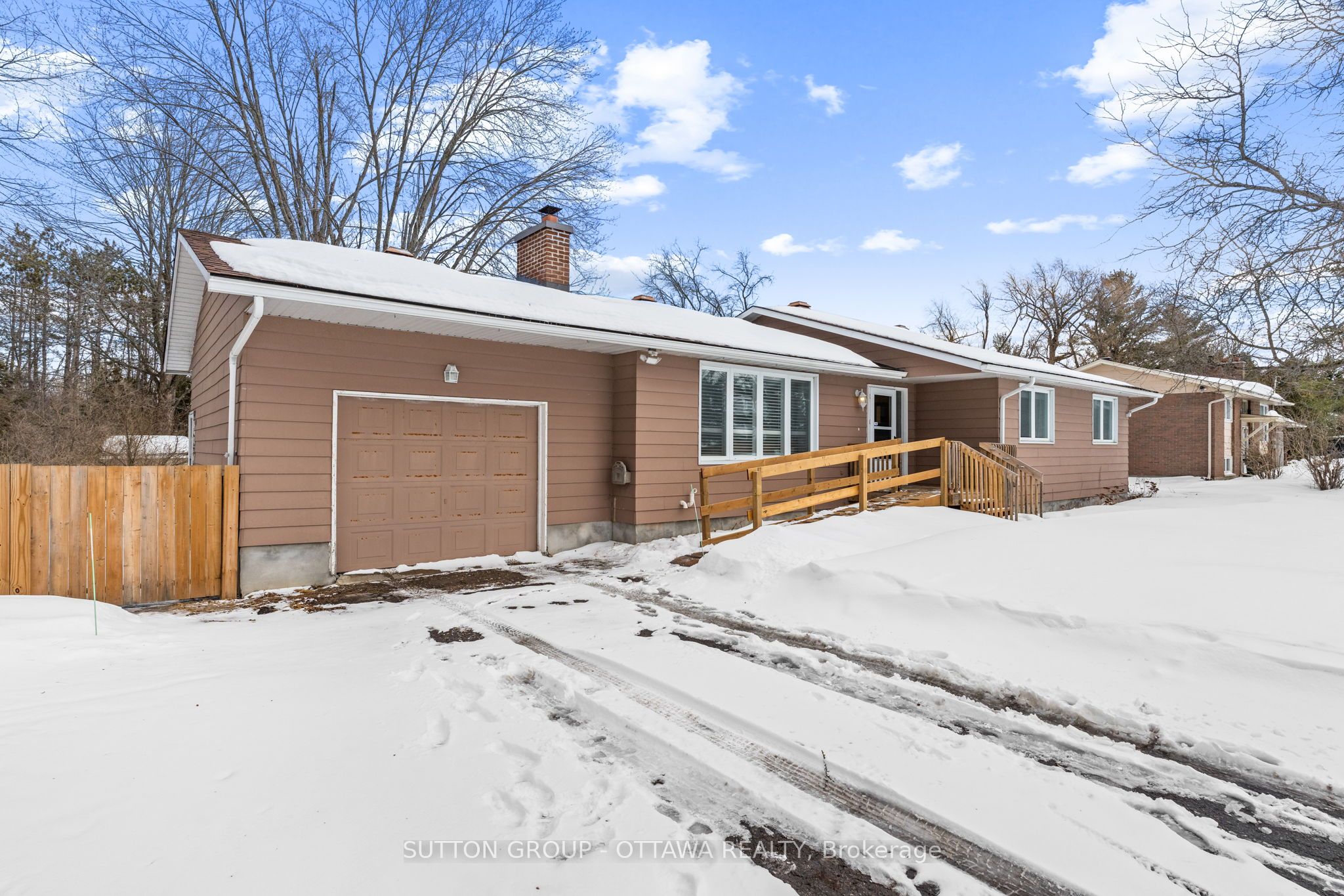 6489 Rideau Valley Drive Property Photo 3