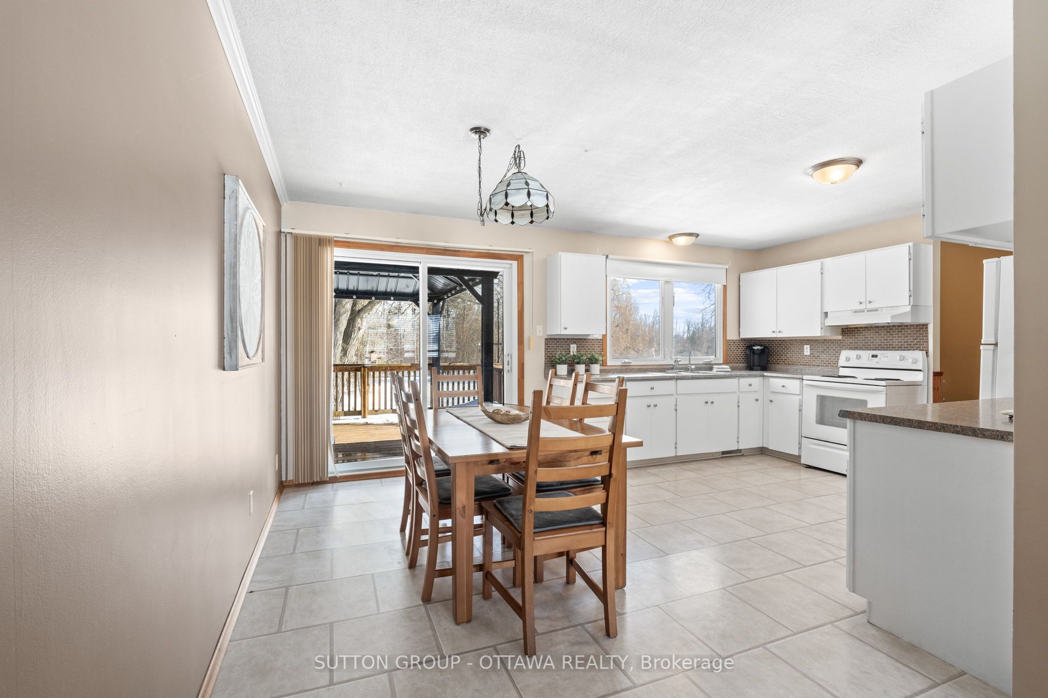 6489 Rideau Valley Drive Property Photo 11