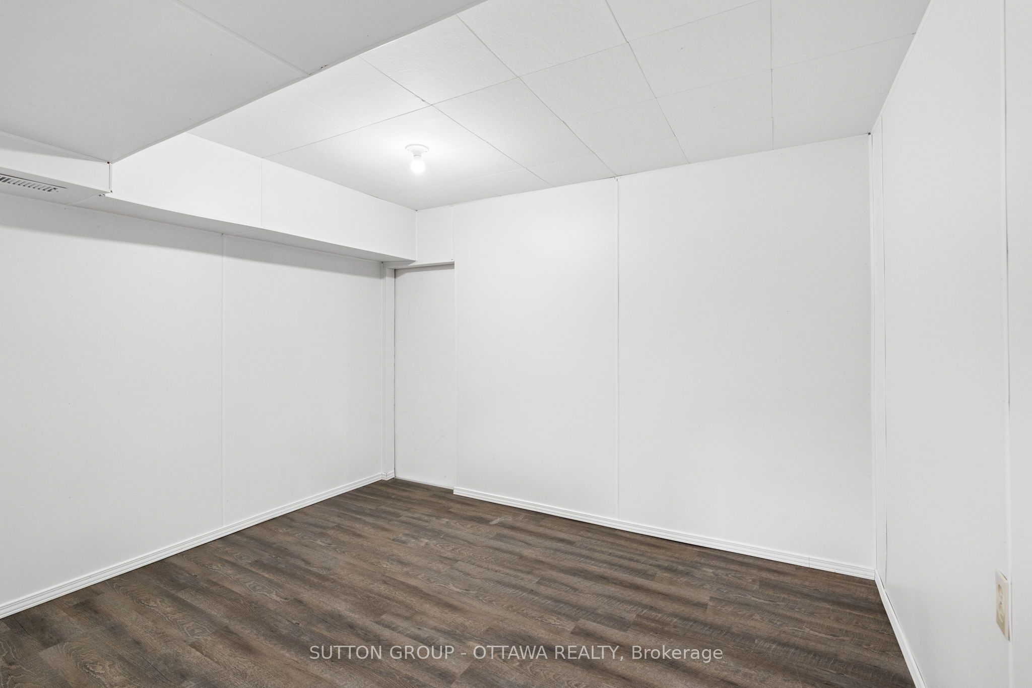 6489 Rideau Valley Drive Property Photo 28