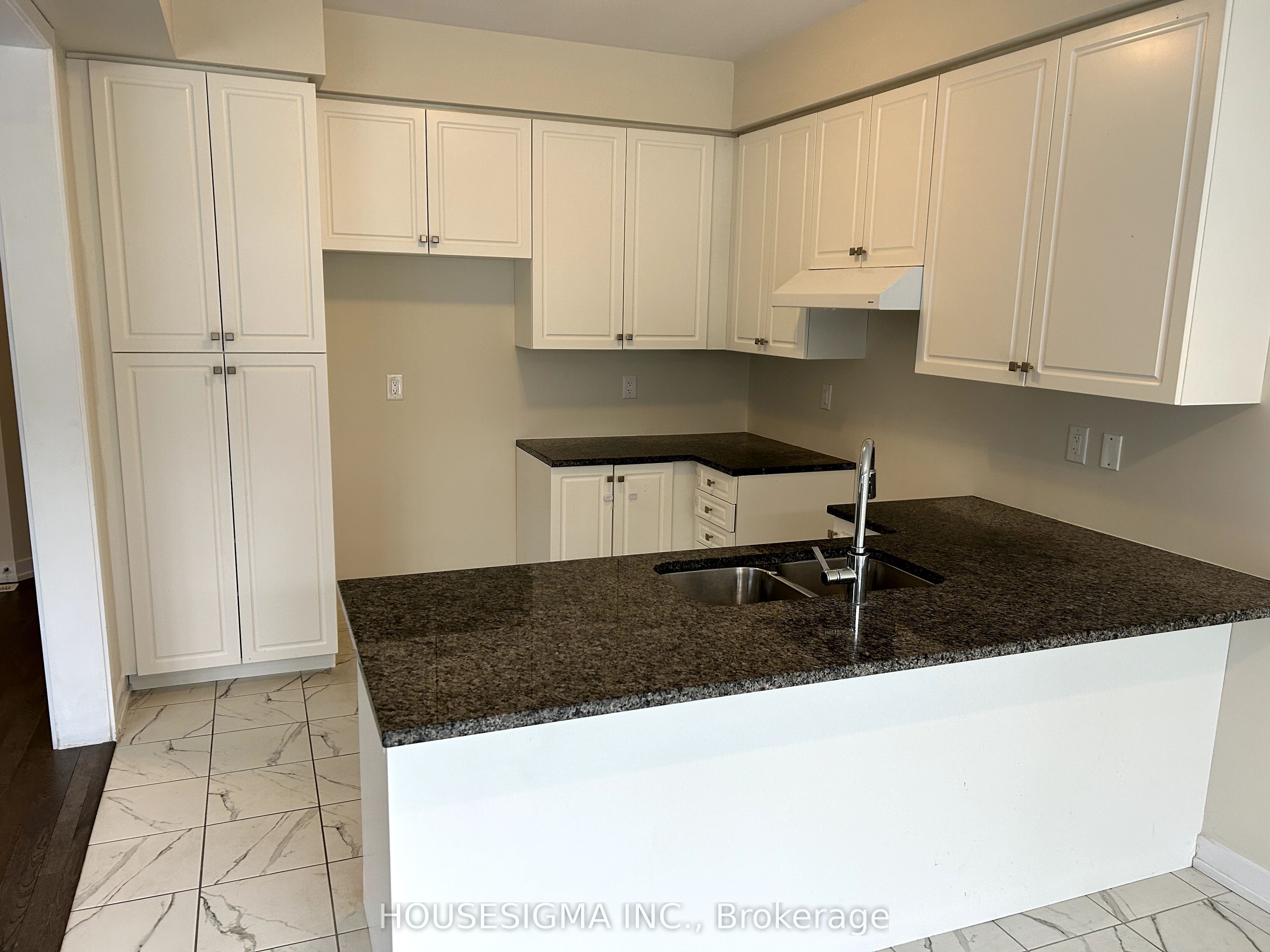 33 Santos Drive Property Photo 4