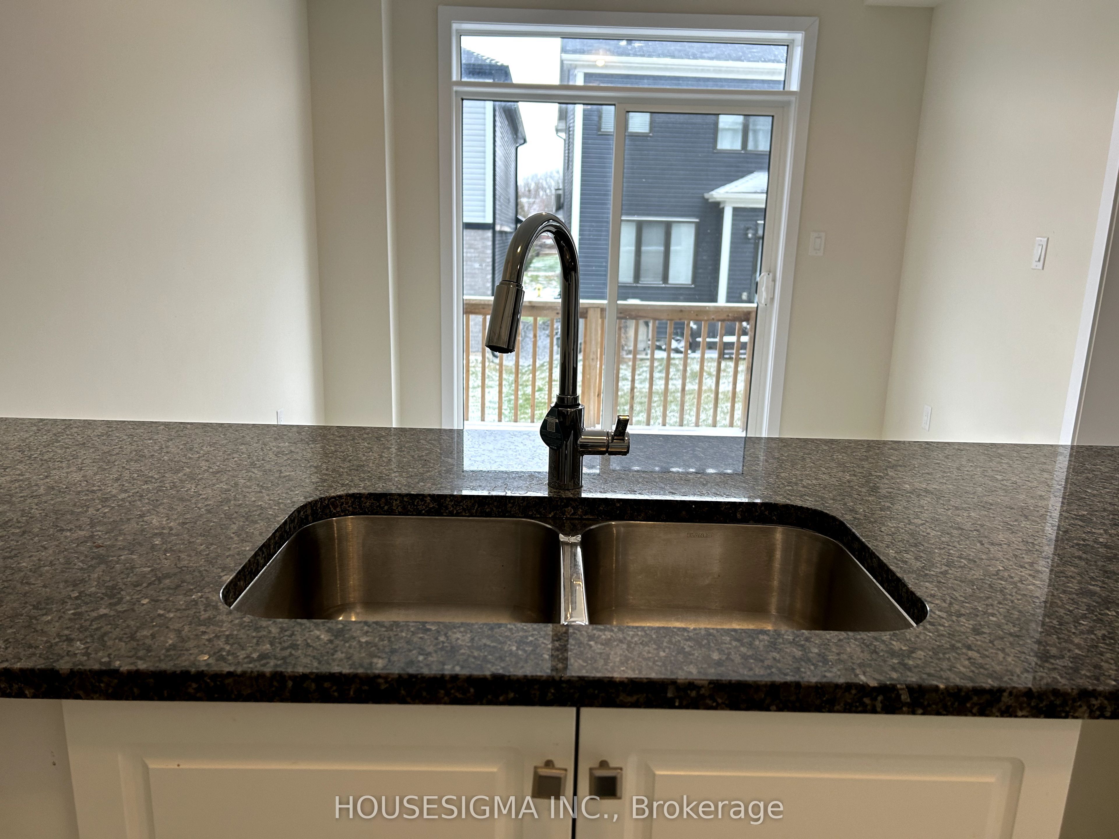 33 Santos Drive Property Photo 6