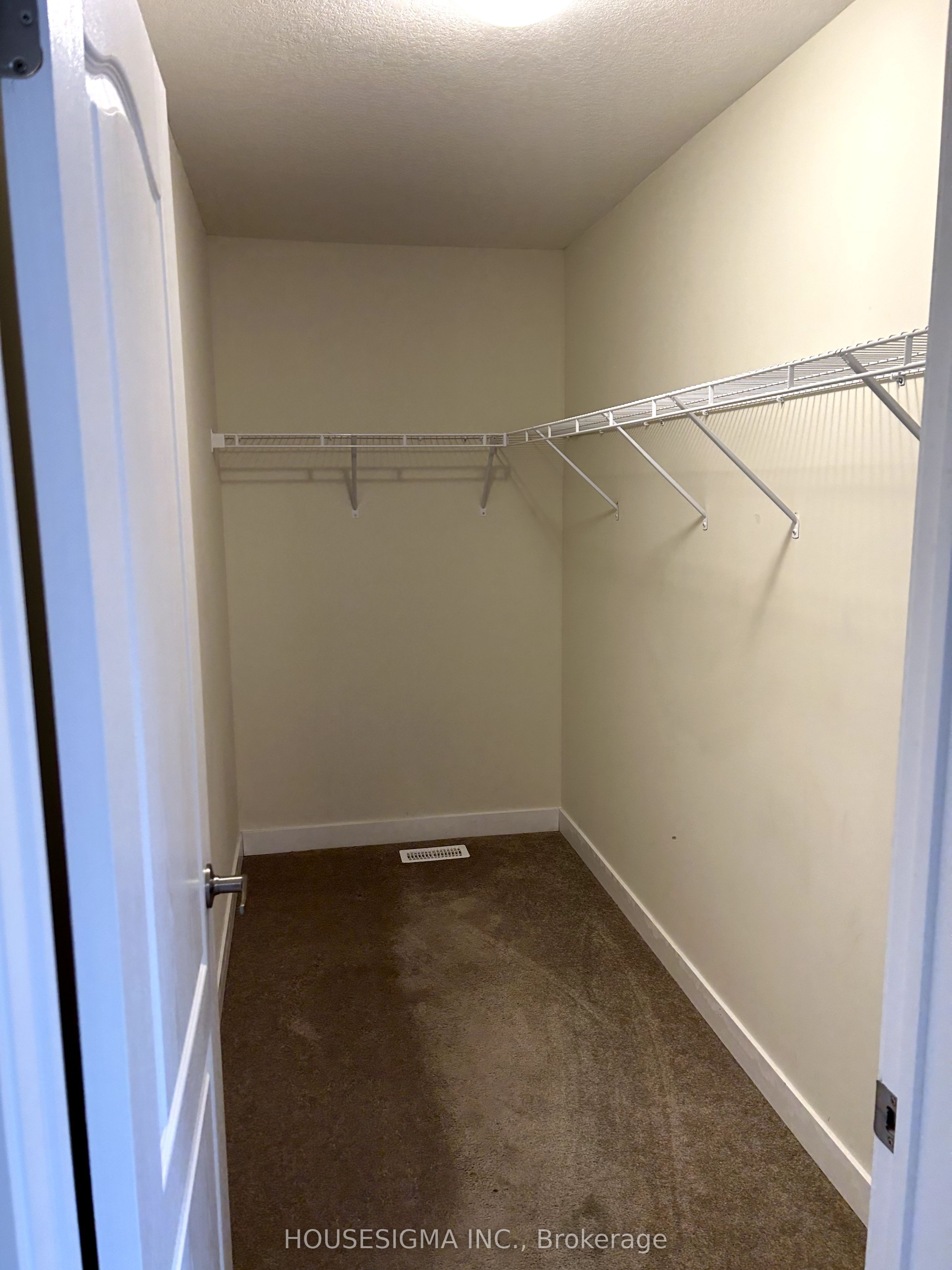 33 Santos Drive Property Photo 22
