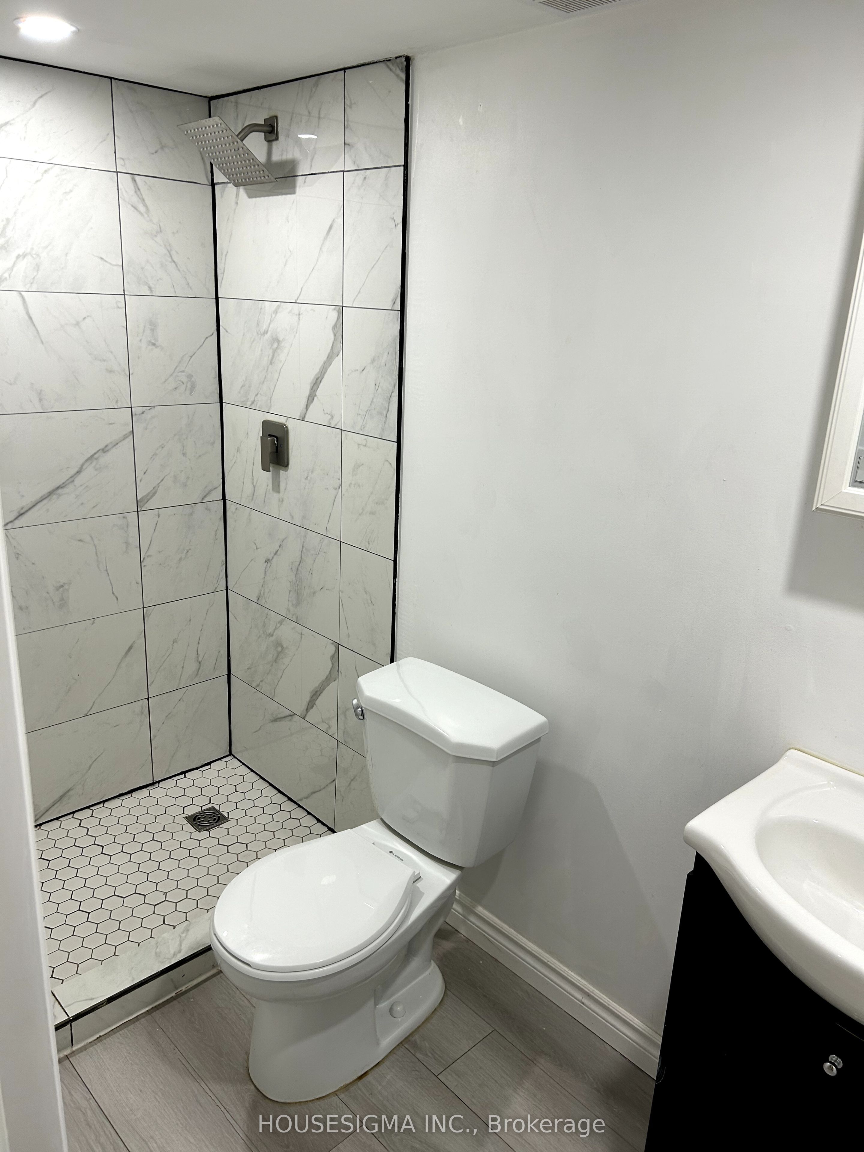 33 Santos Drive Property Photo 27