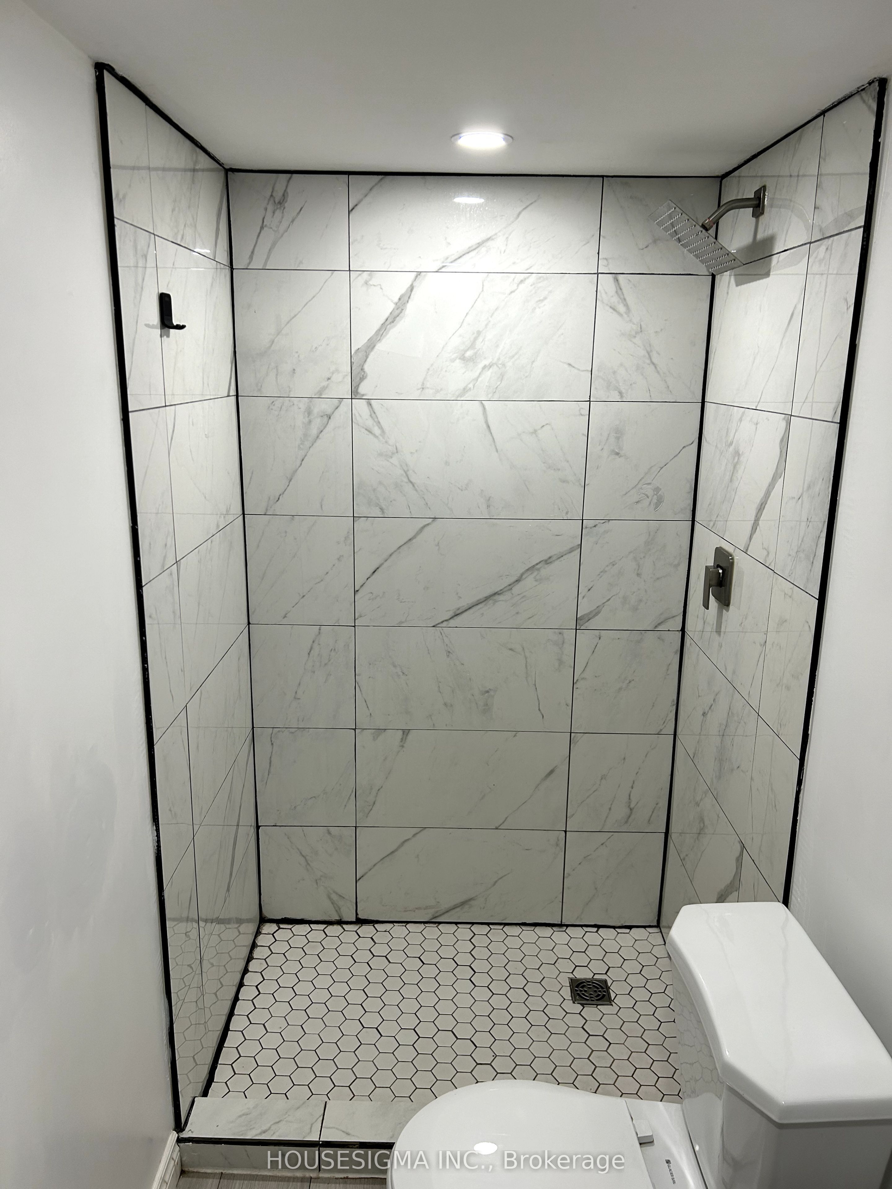 33 Santos Drive Property Photo 28