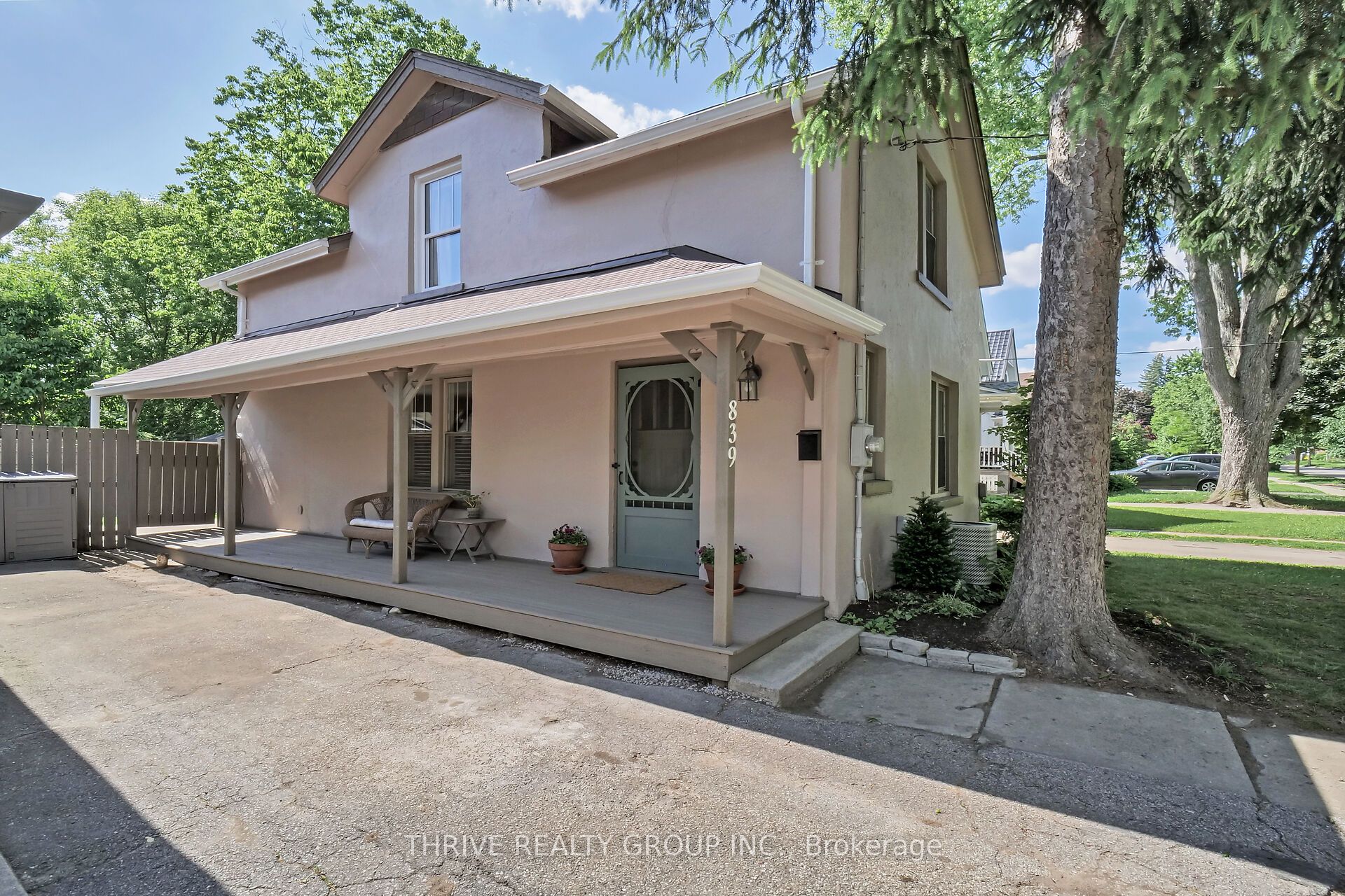 839 Maitland Street Property Photo 3