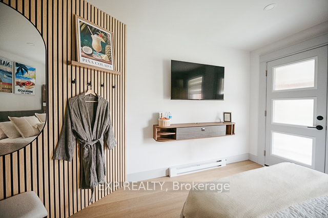 55-57 Dundas Street W Property Photo 12