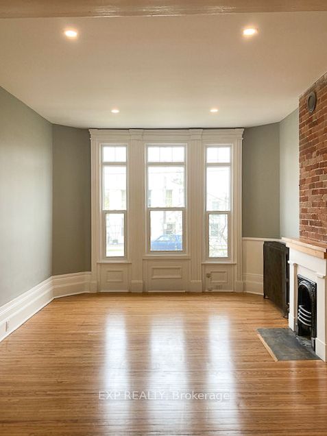 55-57 Dundas Street W Property Photo 22