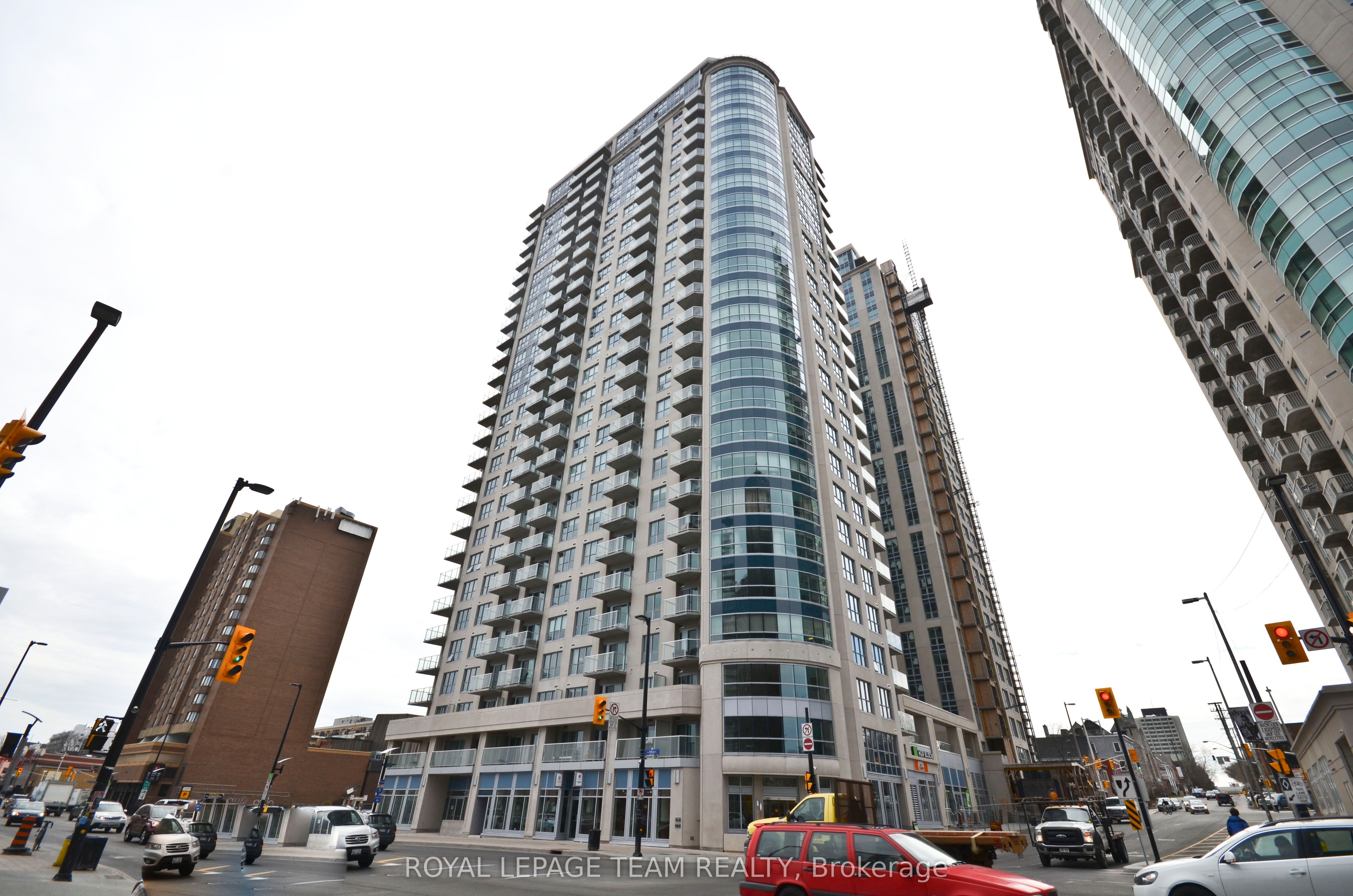 242 Rideau St Property Photo