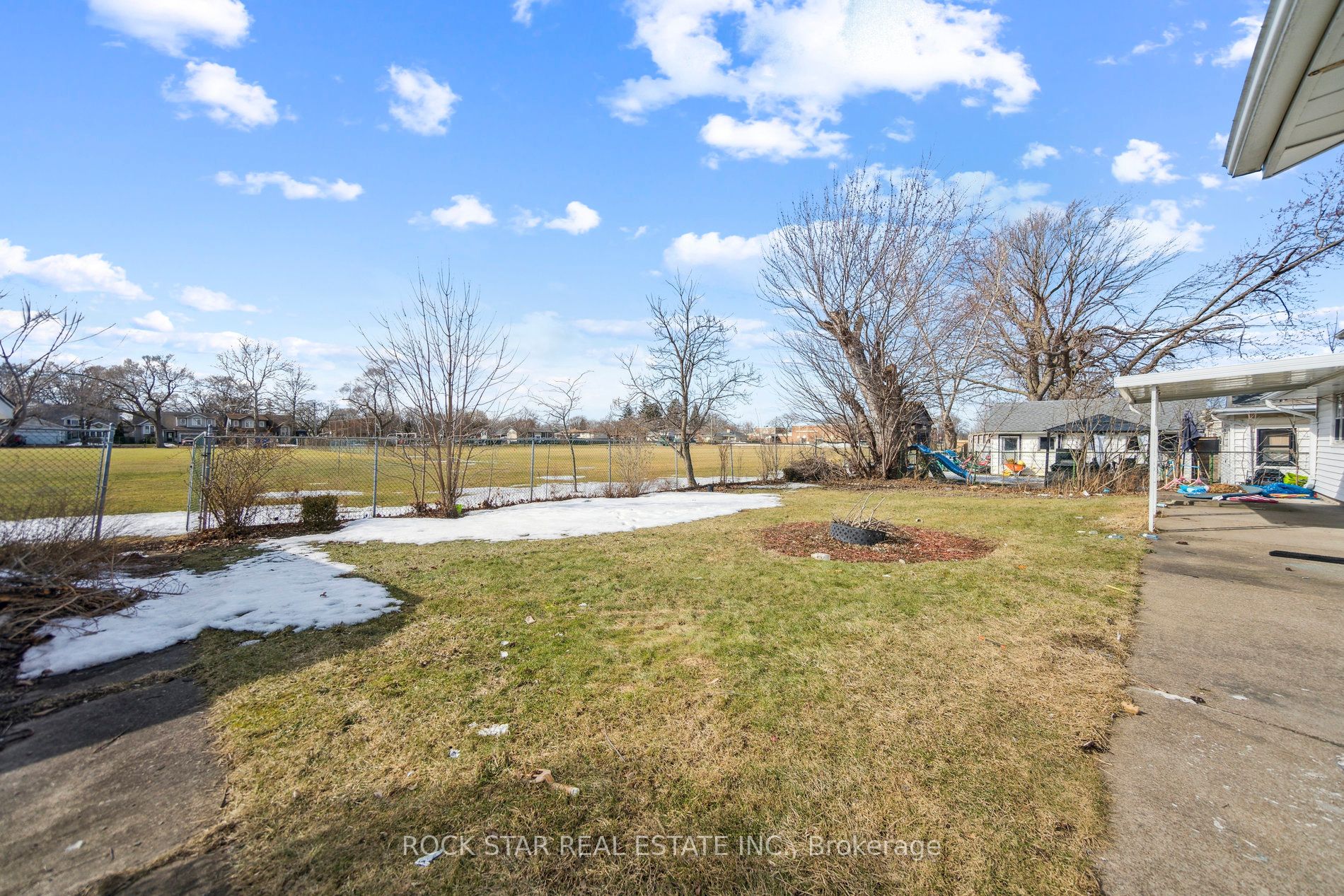 73 Bunting Road Property Photo 3