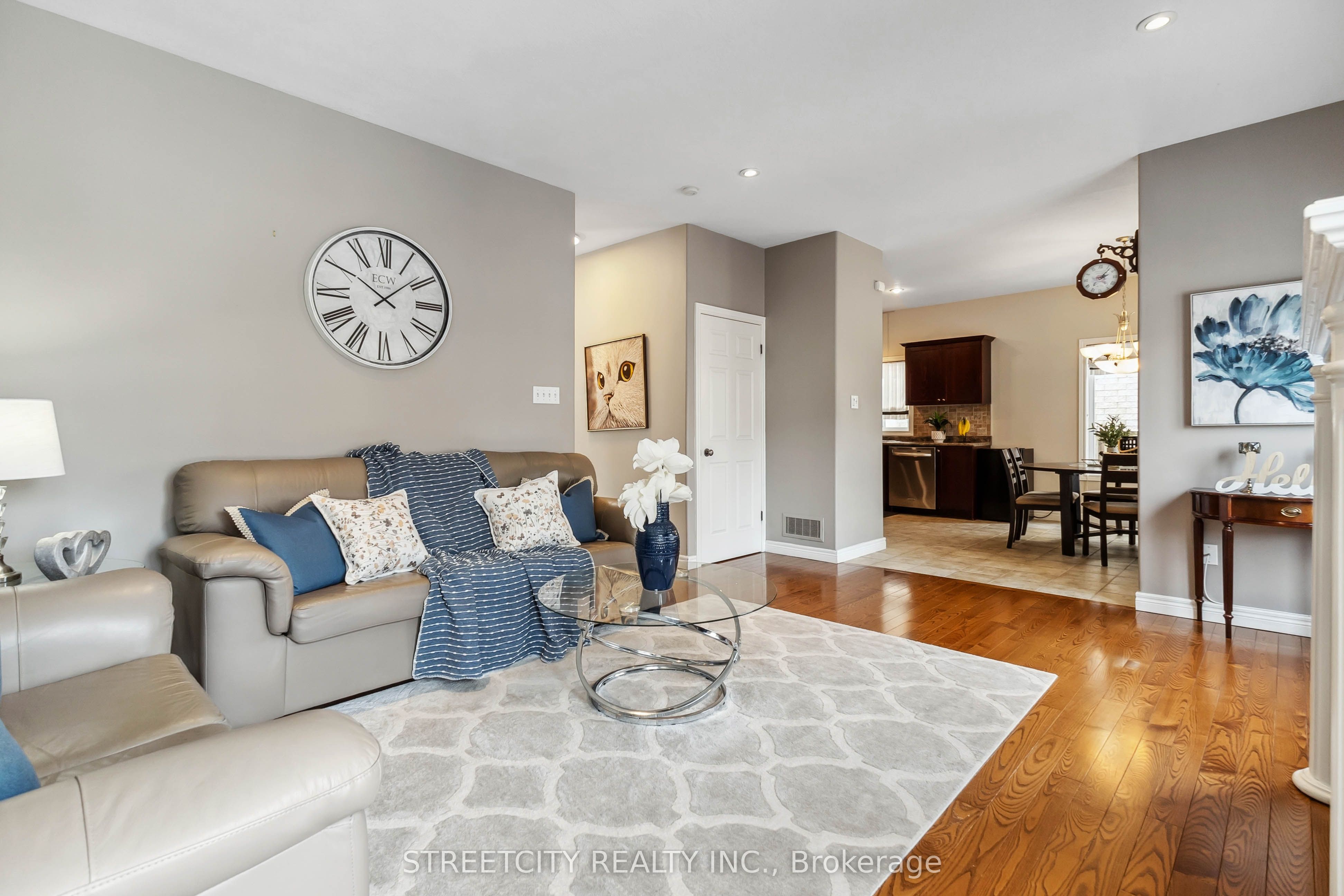 770 Garibaldi Avenue Property Photo 8