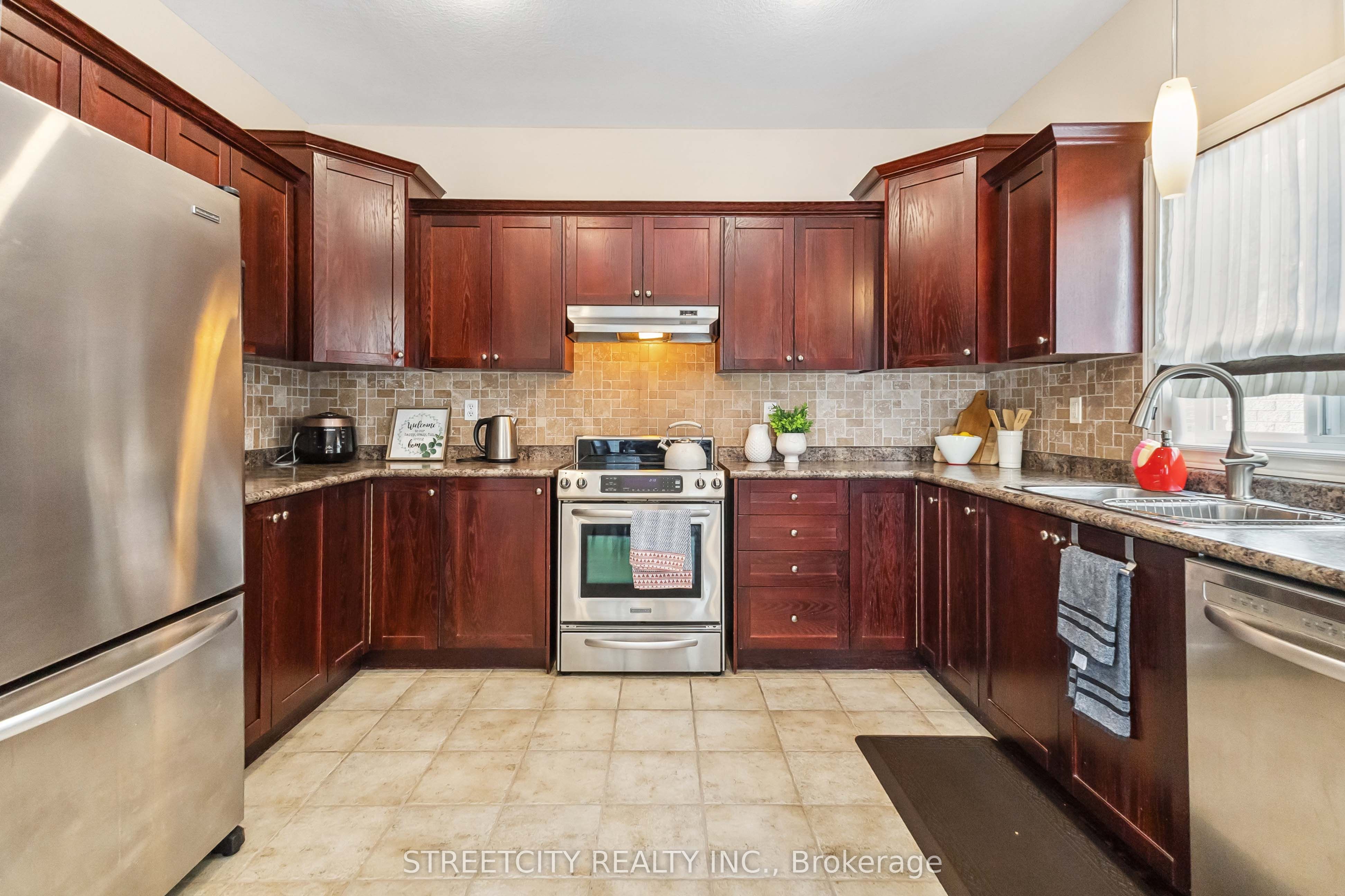 770 Garibaldi Avenue Property Photo 13
