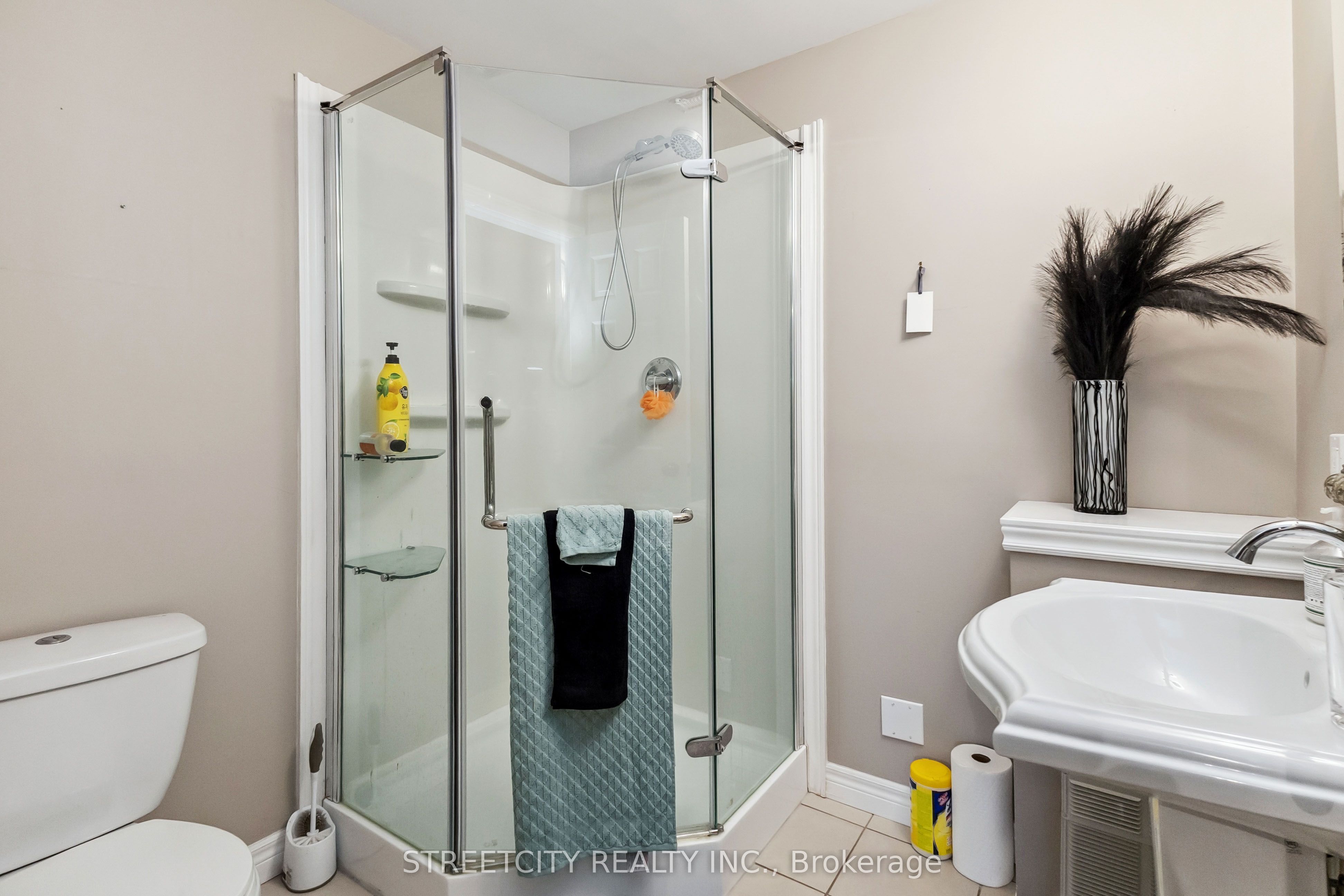 770 Garibaldi Avenue Property Photo 27