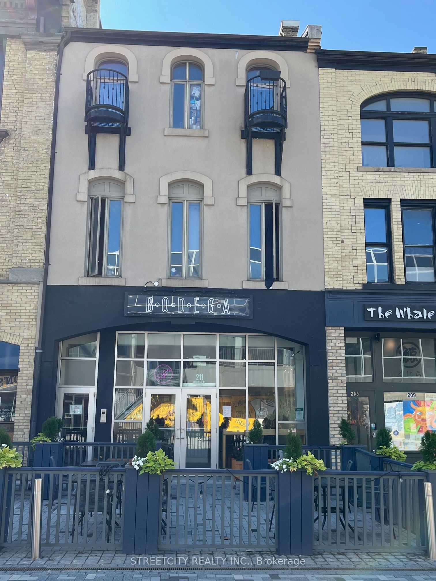 211 Dundas Street Property Photo 1
