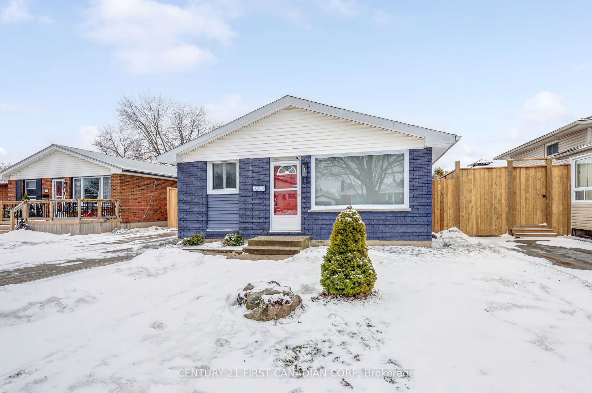 15 Harding Crescent Property Photo 3