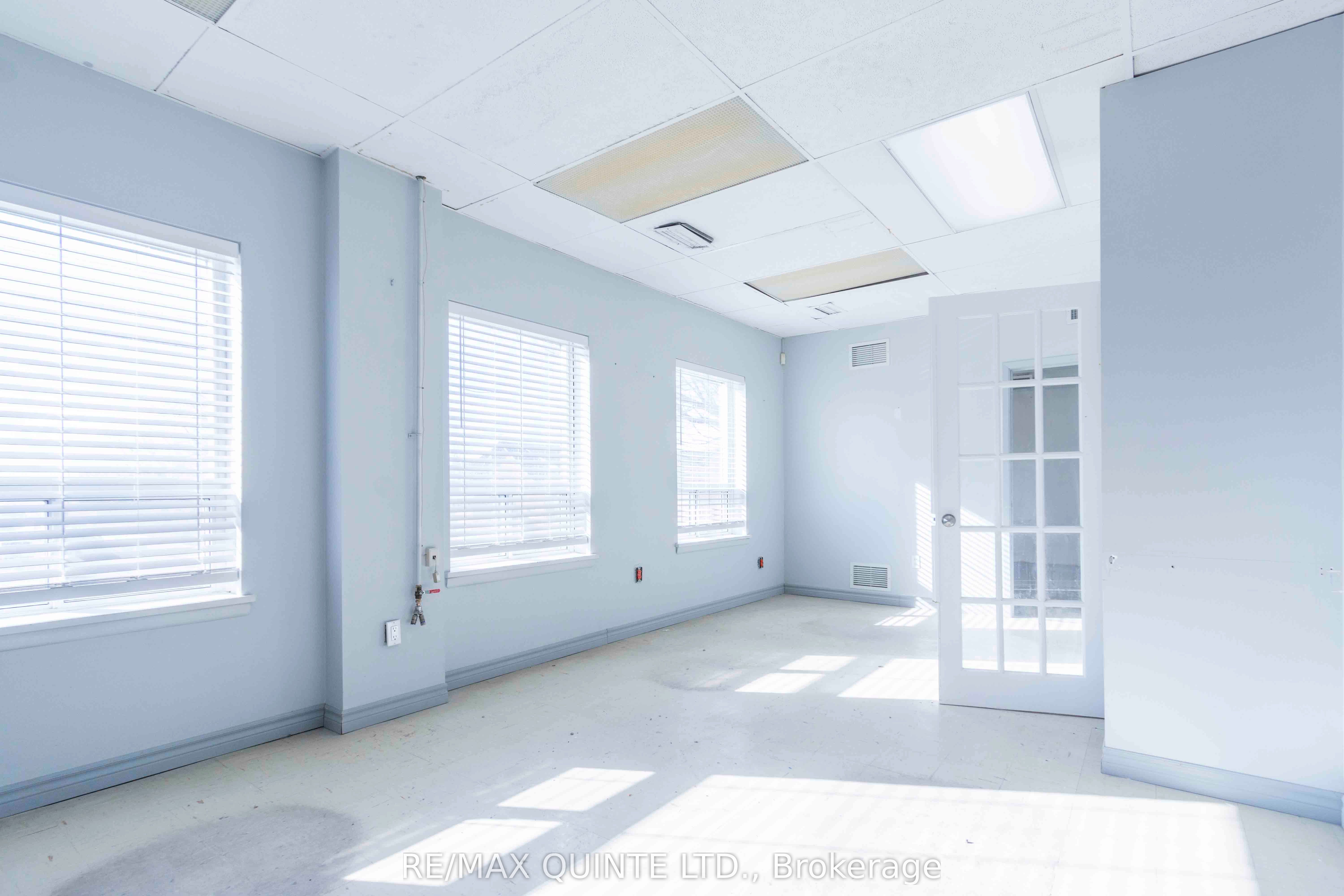 220 Dundas St E Property Photo 5