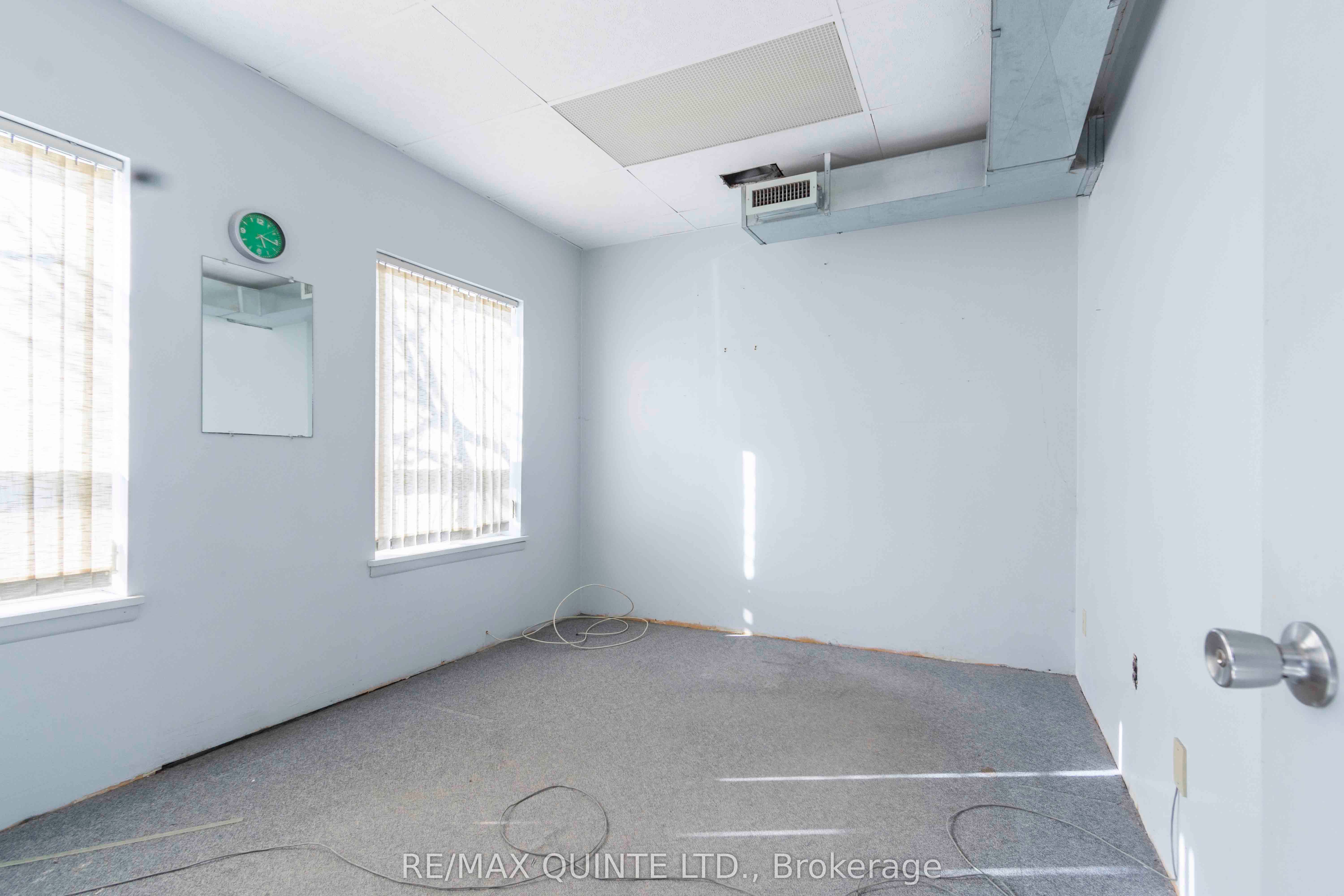 220 Dundas St E Property Photo 7