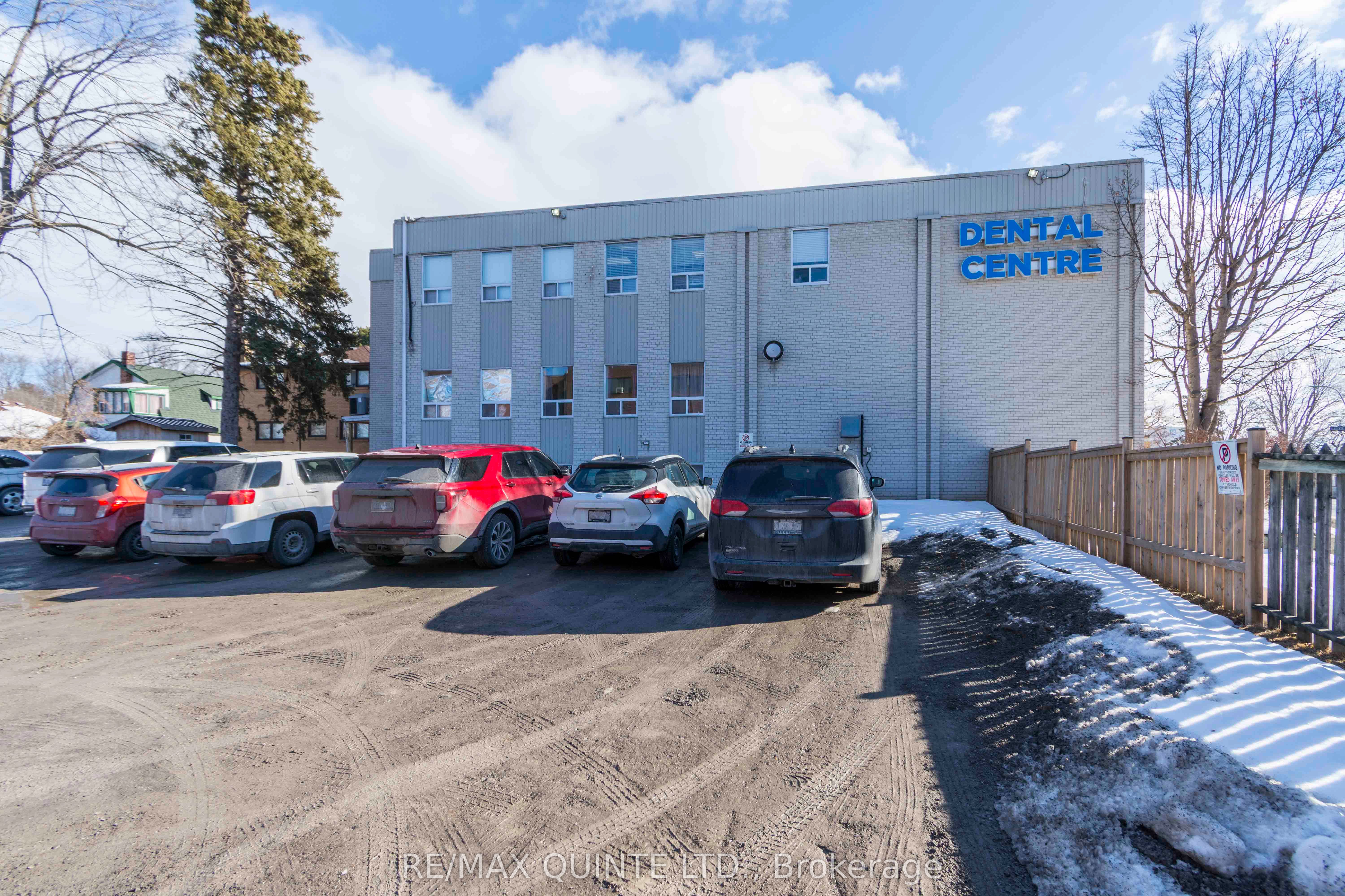 220 Dundas St E Property Photo 17