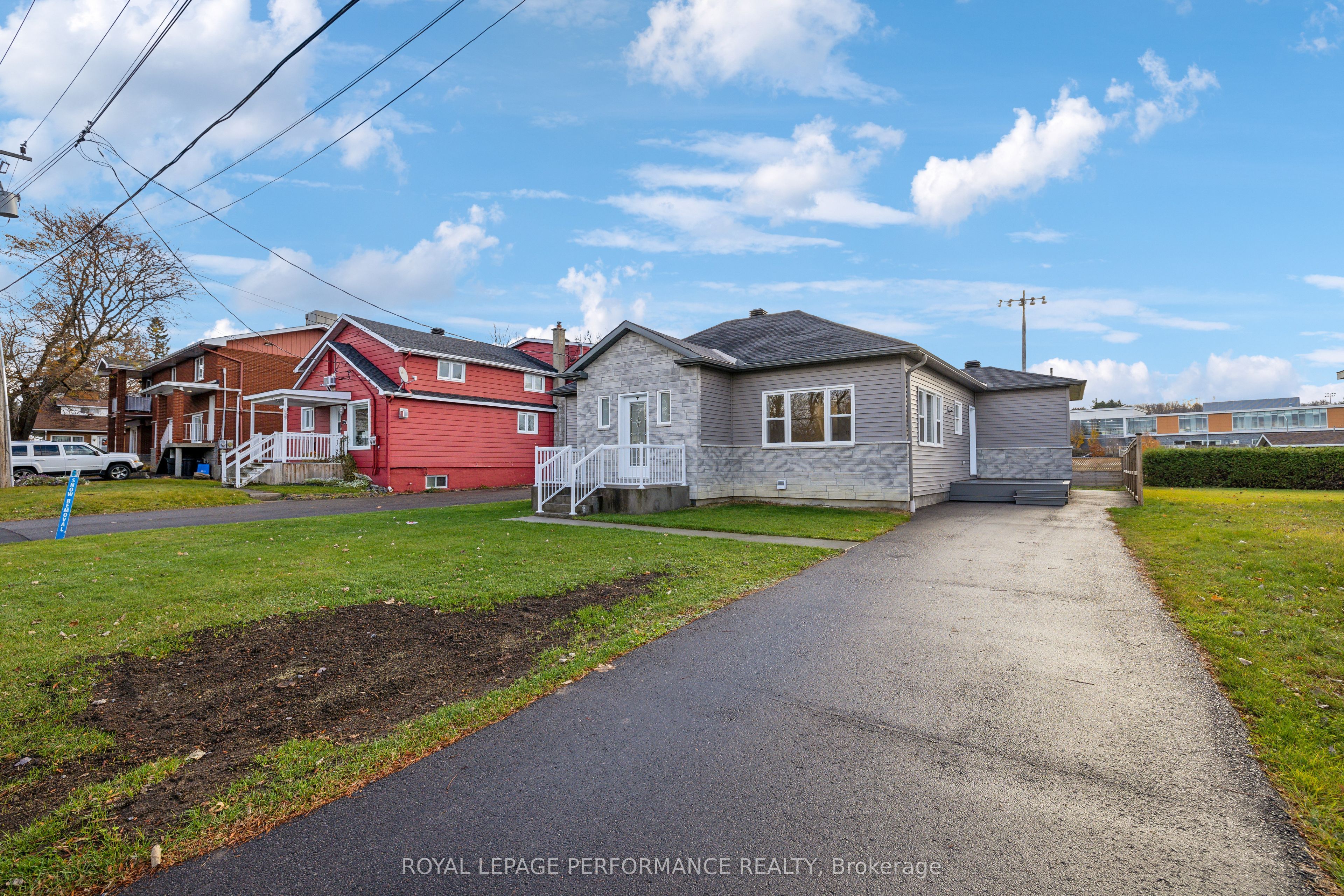 1459 Laurier Street Property Photo 3