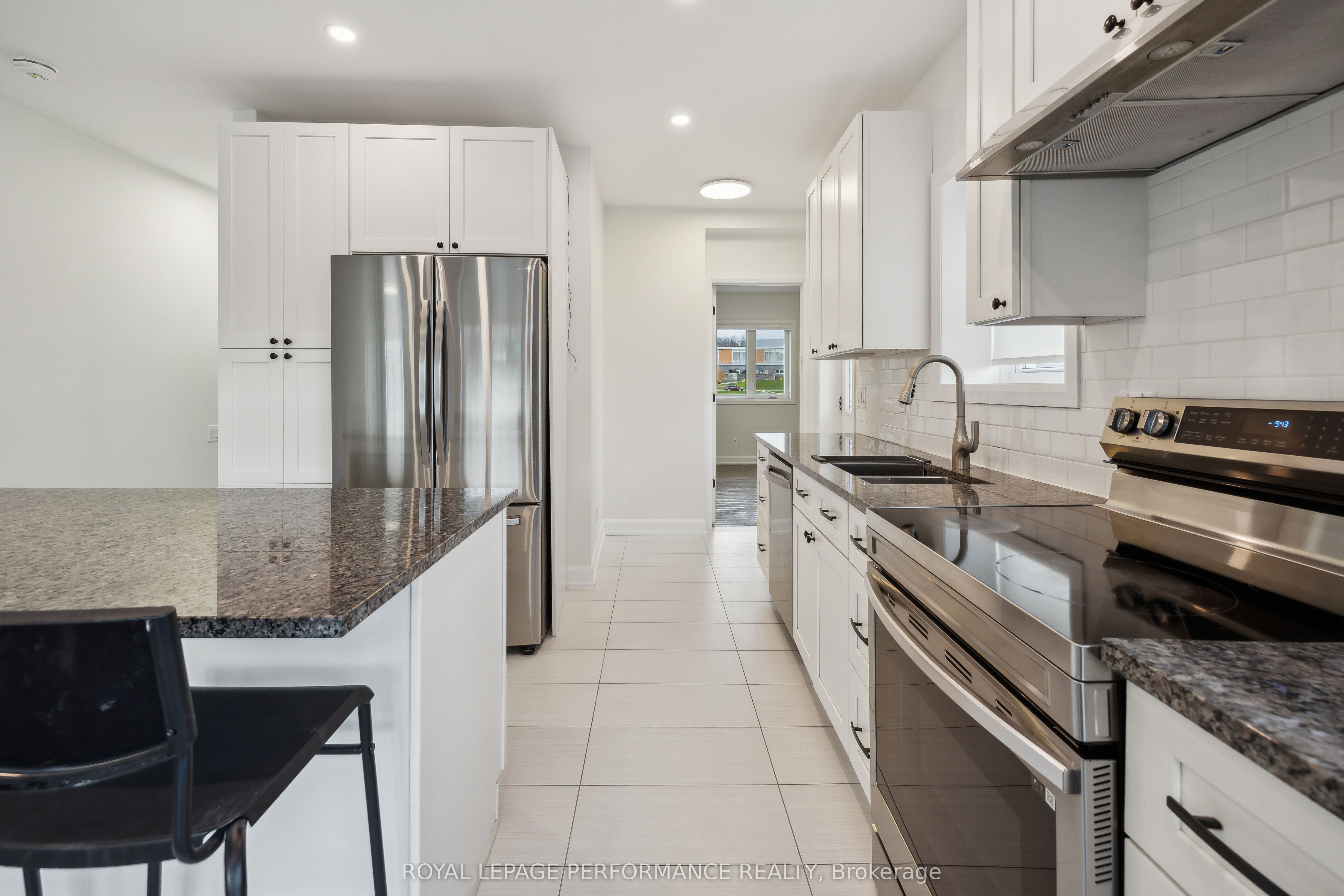 1459 Laurier Street Property Photo 11