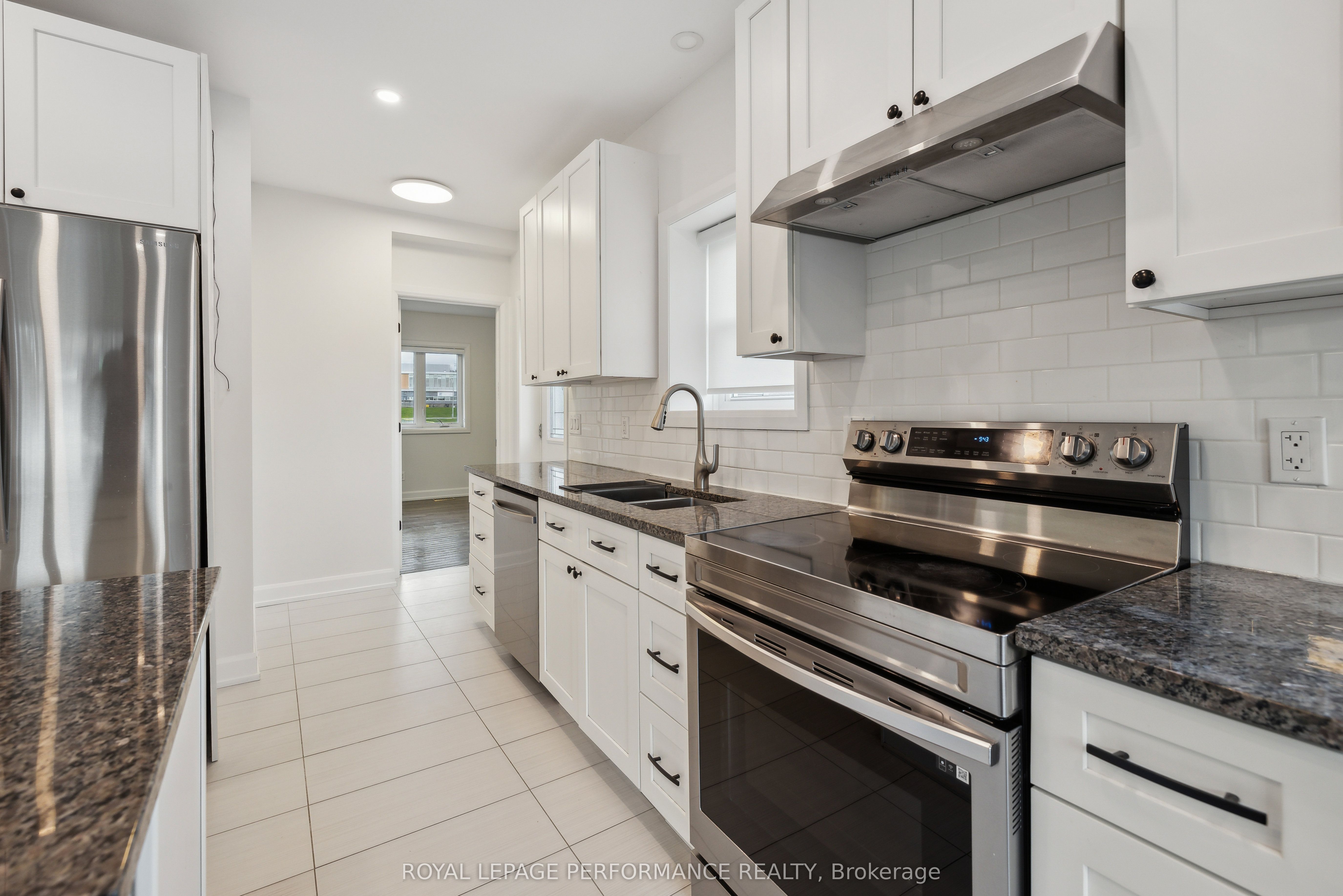 1459 Laurier Street Property Photo 12