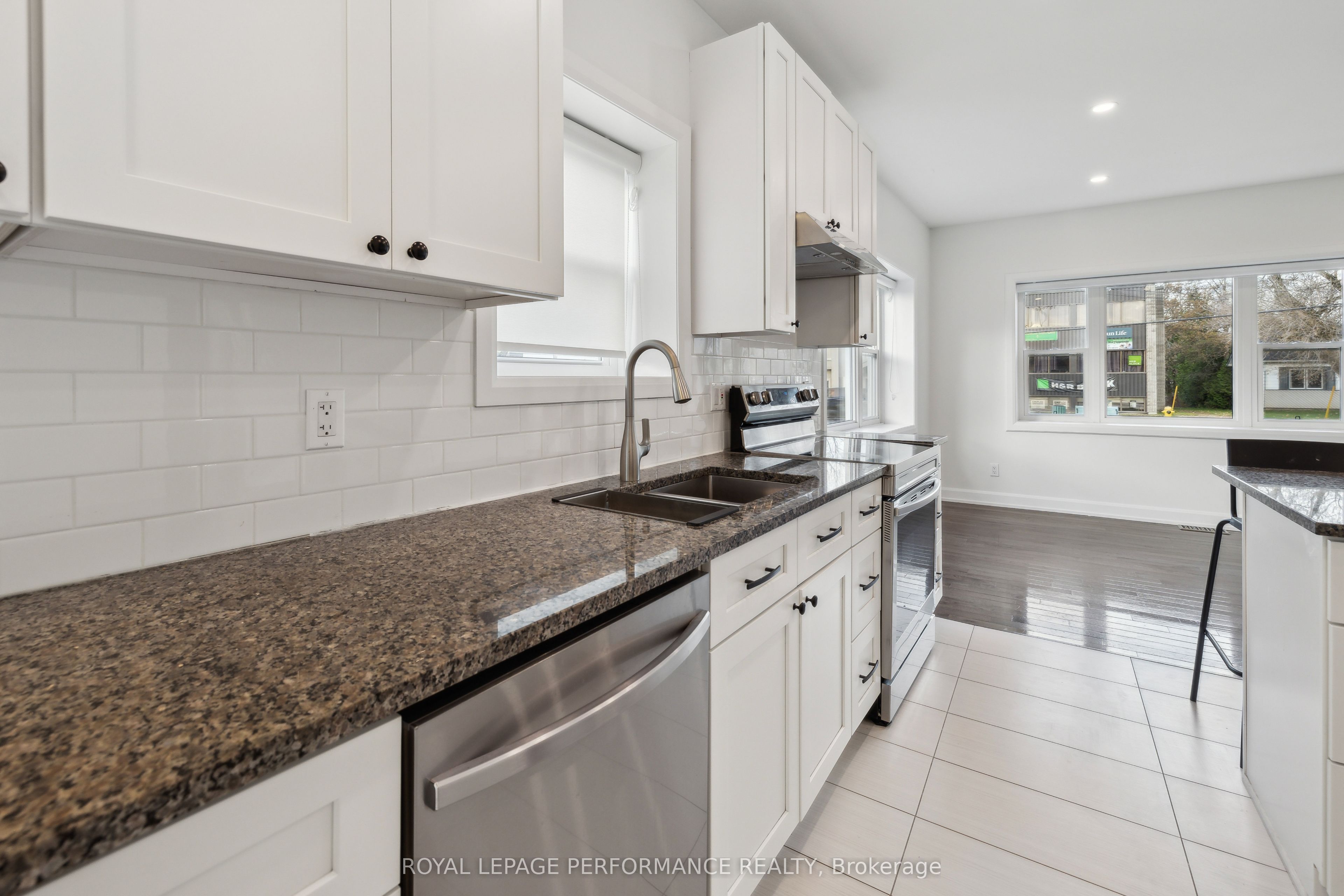 1459 Laurier Street Property Photo 14