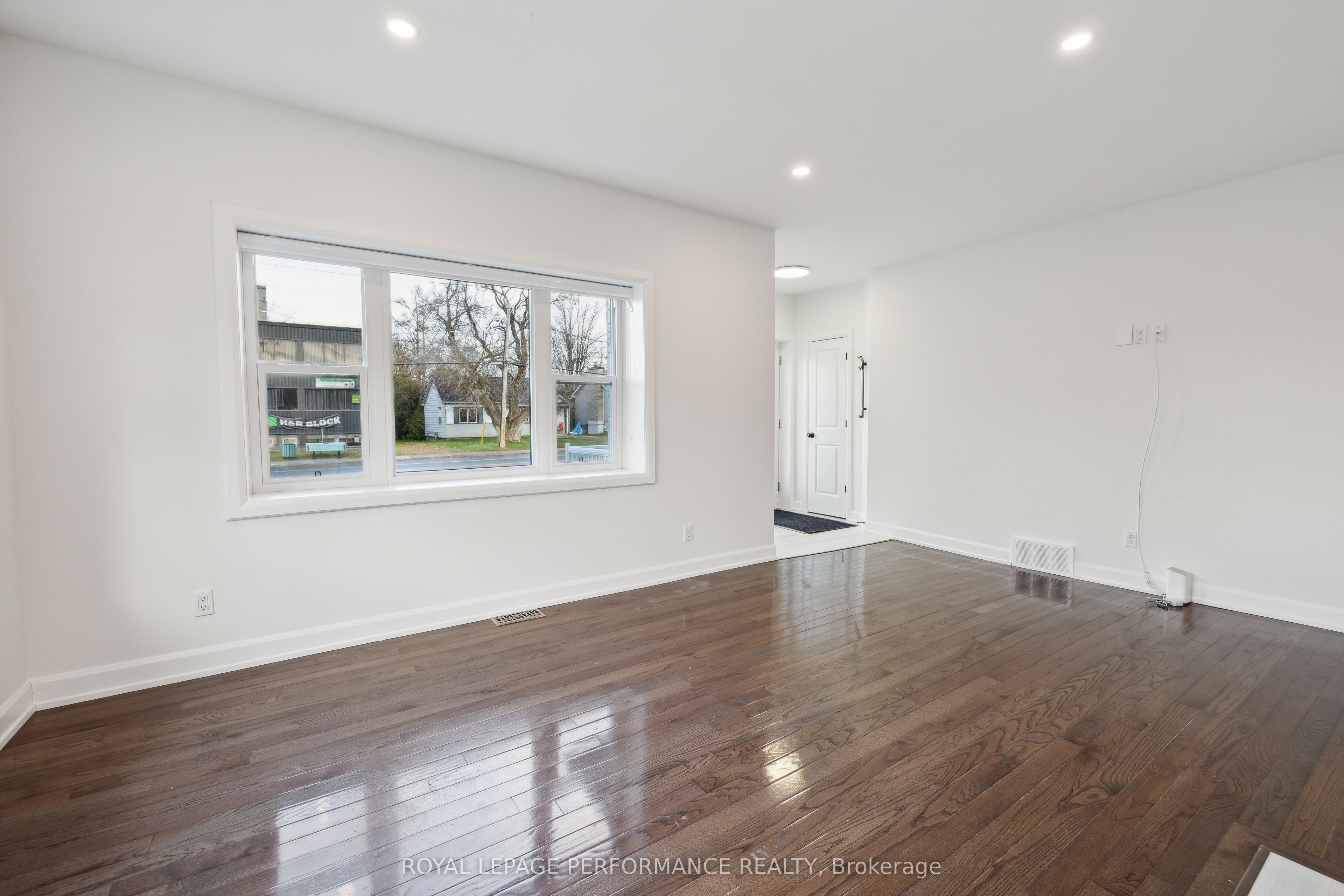 1459 Laurier Street Property Photo 20