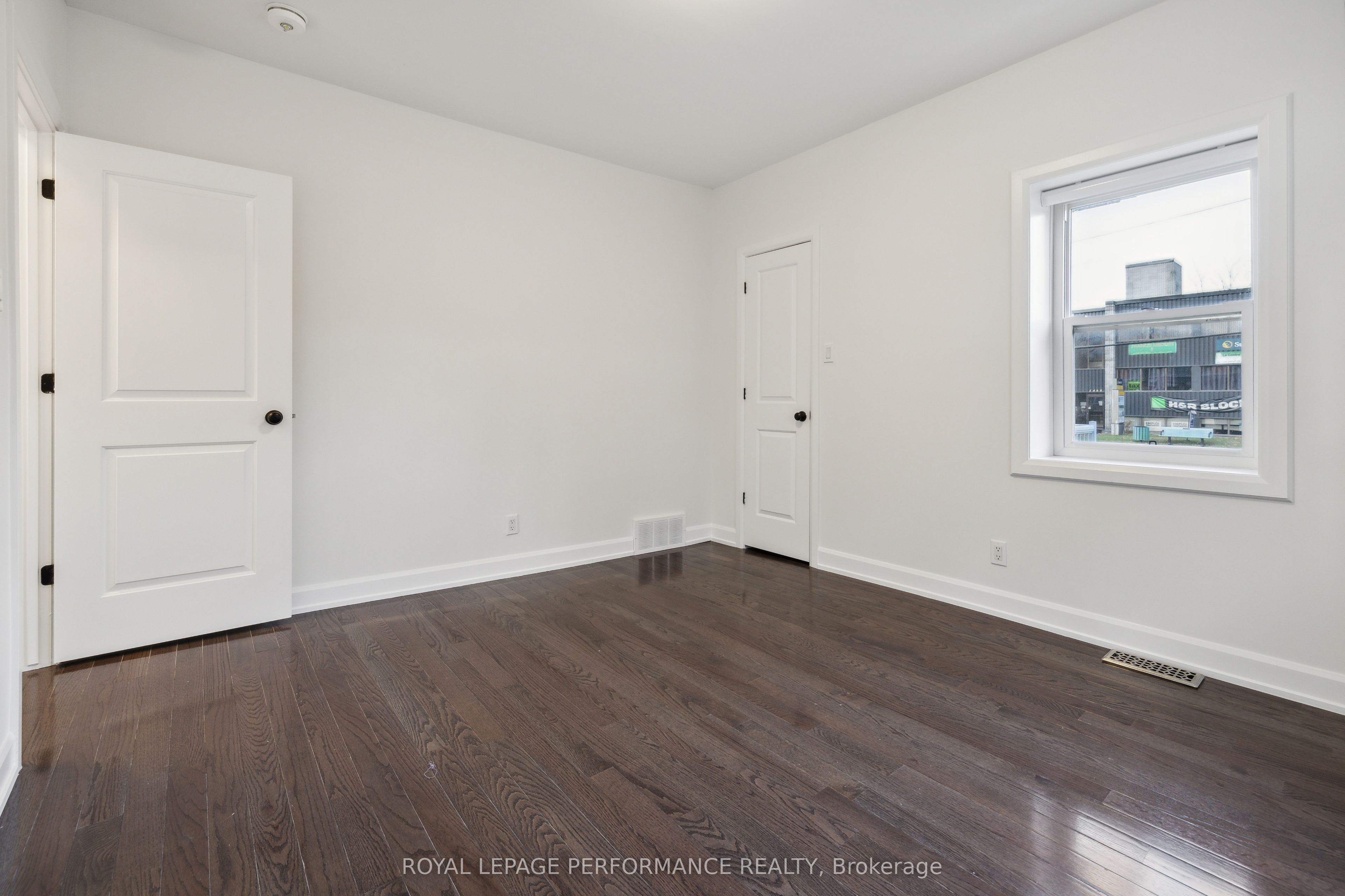 1459 Laurier Street Property Photo 23