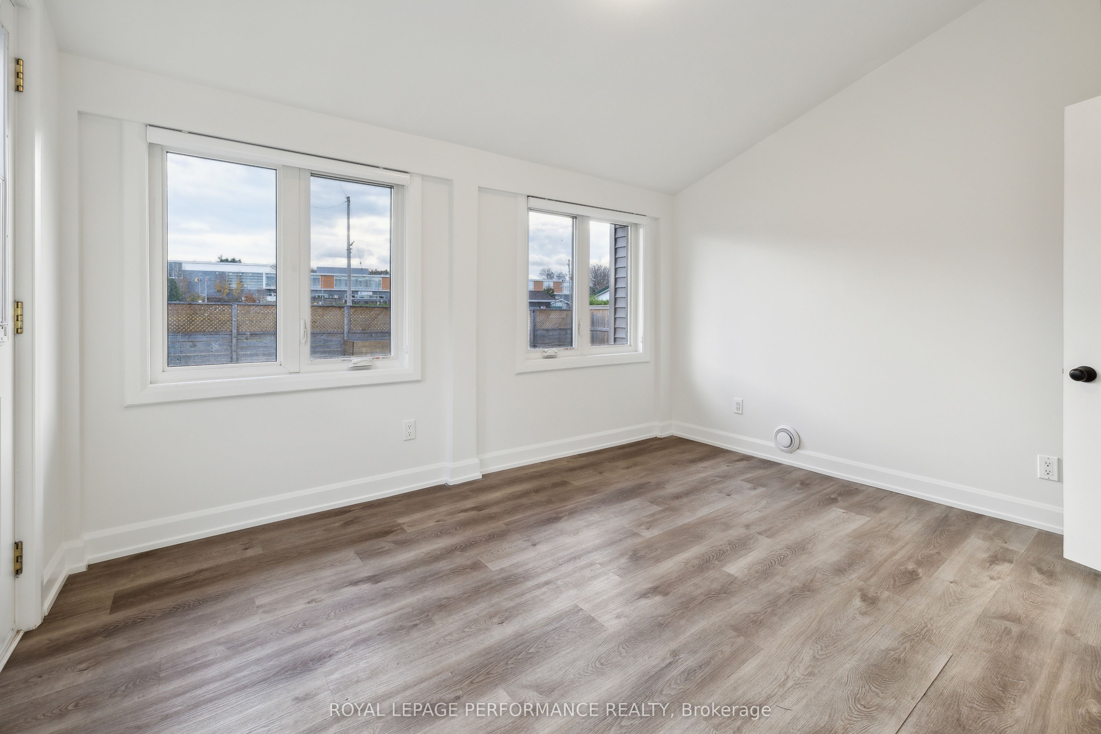 1459 Laurier Street Property Photo 31