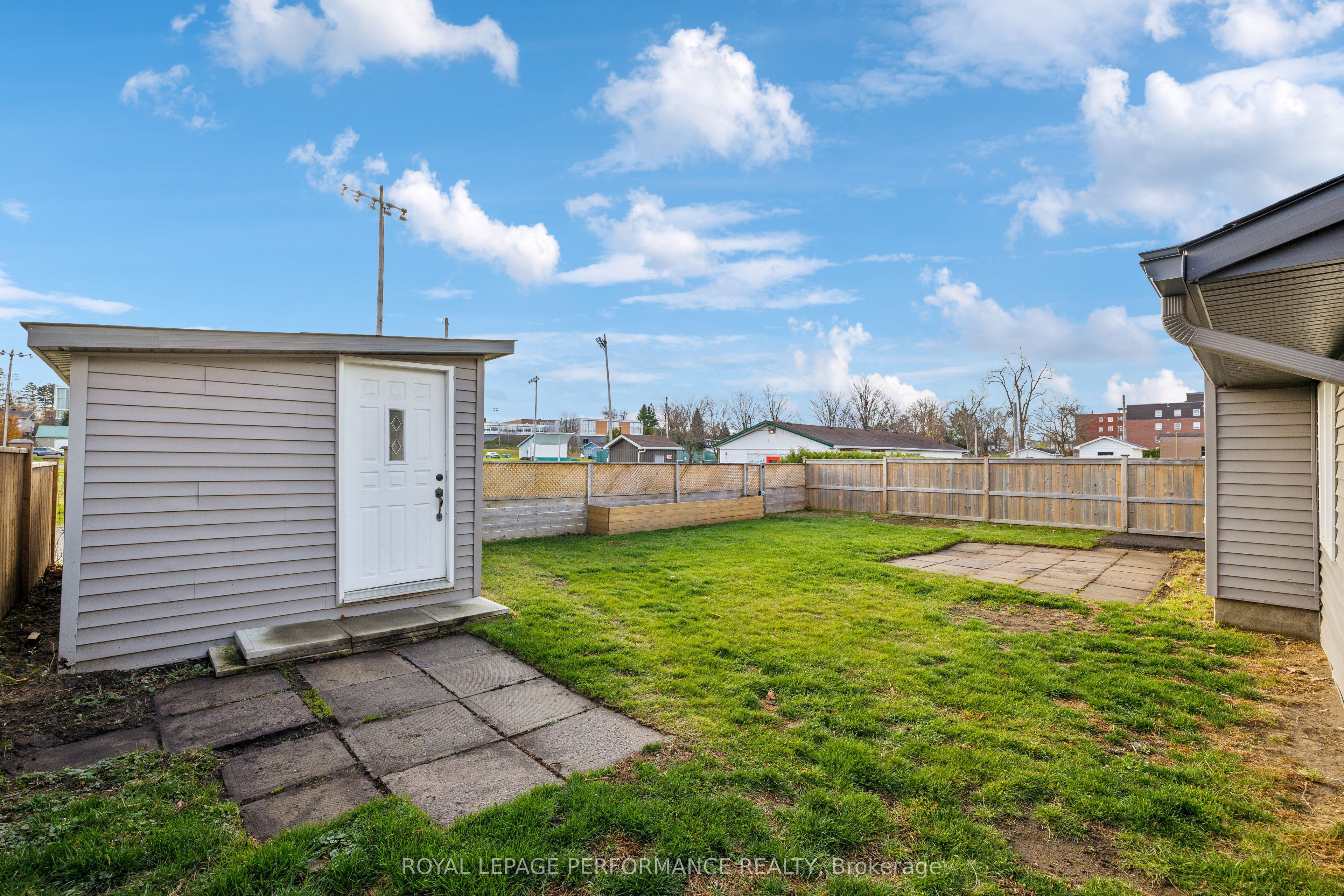 1459 Laurier Street Property Photo 43