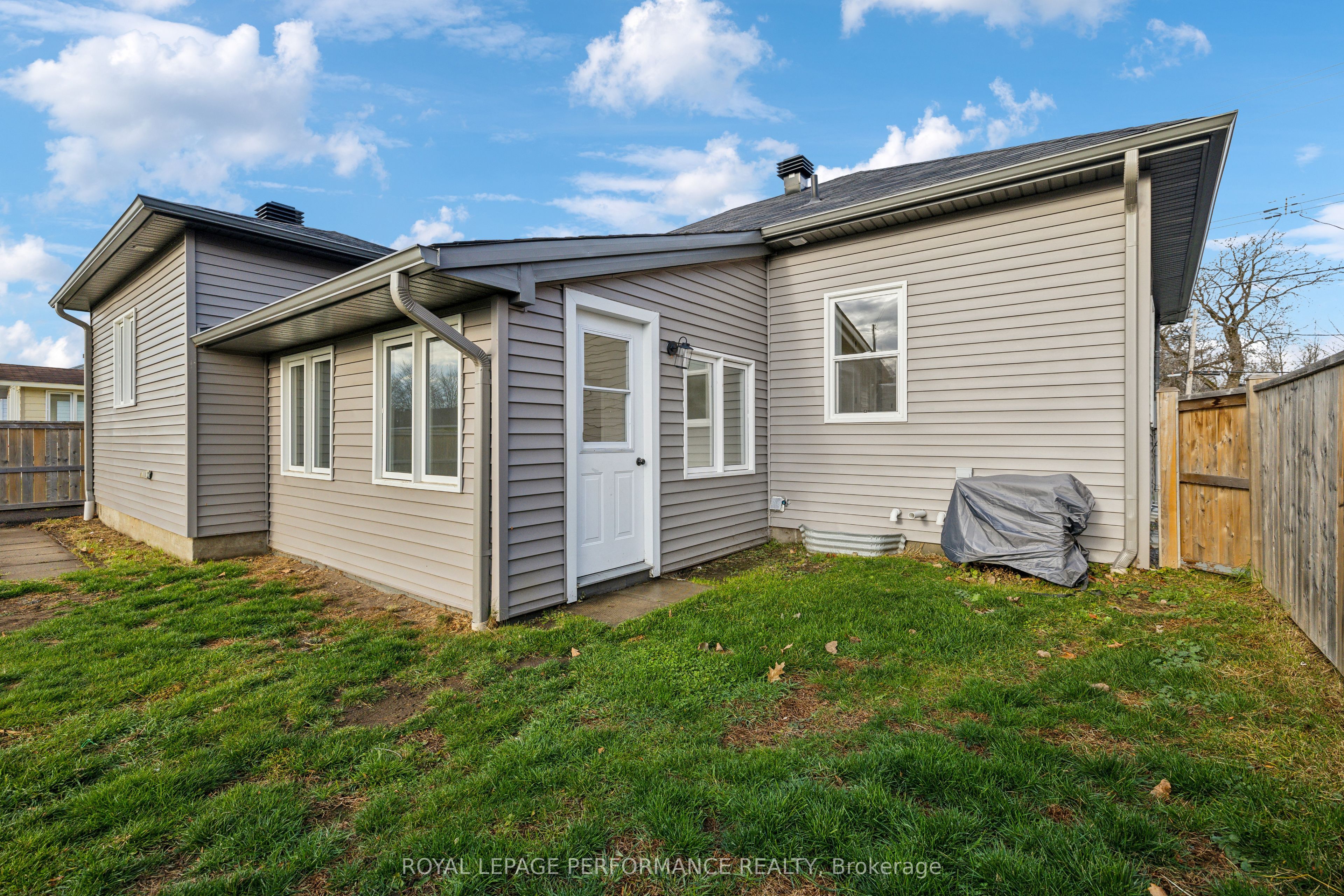 1459 Laurier Street Property Photo 44