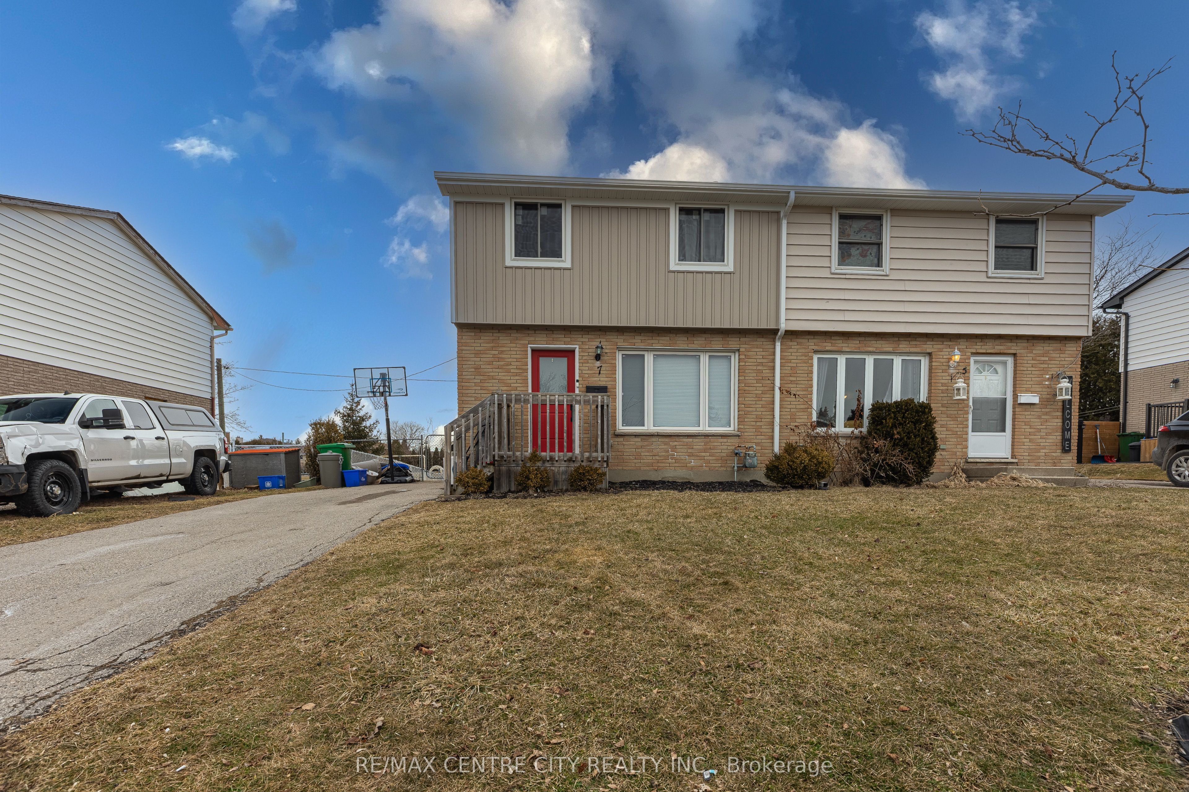 7 Pol Court Property Photo 1