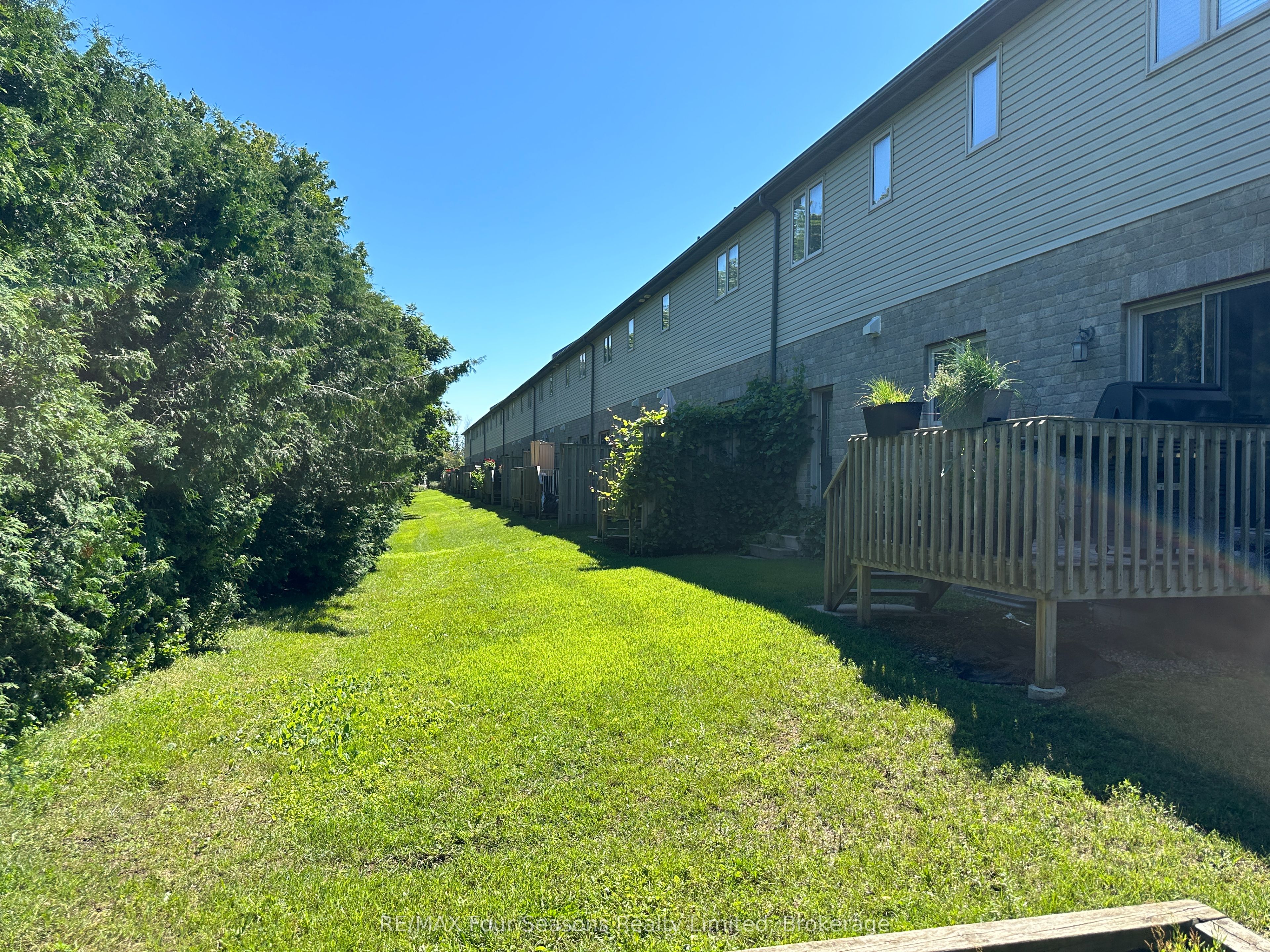 935 Goderich Street 14 Property Photo 3