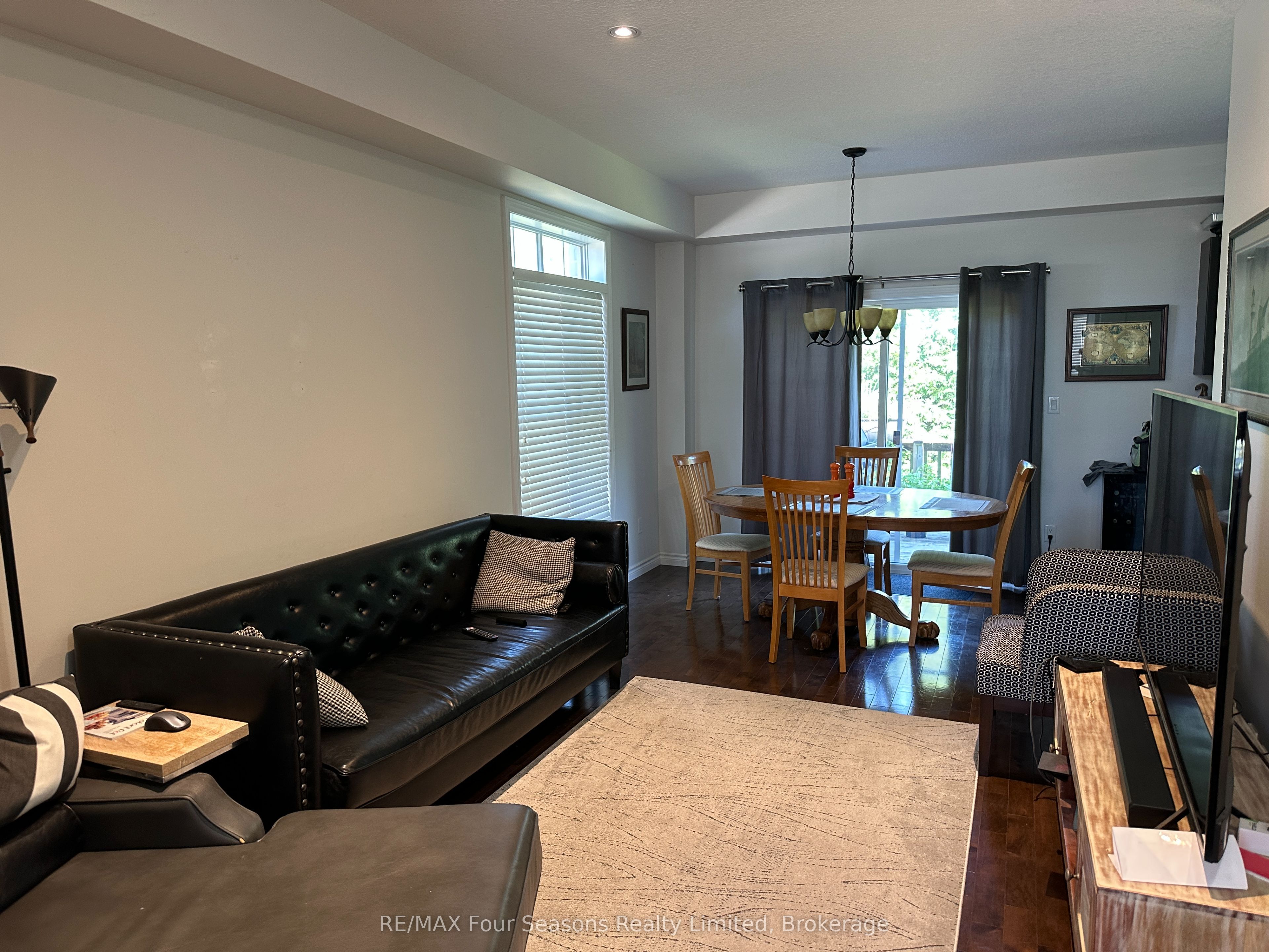 935 Goderich Street 14 Property Photo 4