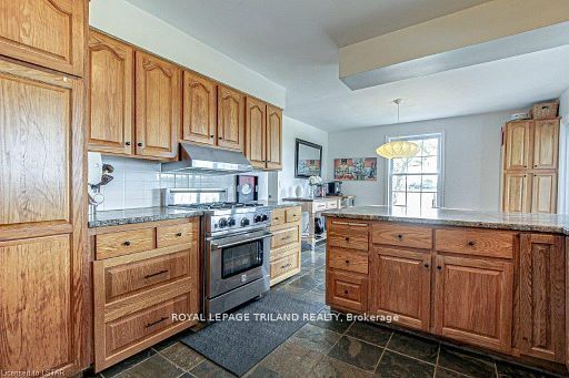 1281 Scotland Drive Property Photo 3