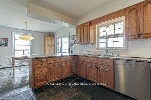 1281 Scotland Drive Property Photo 4