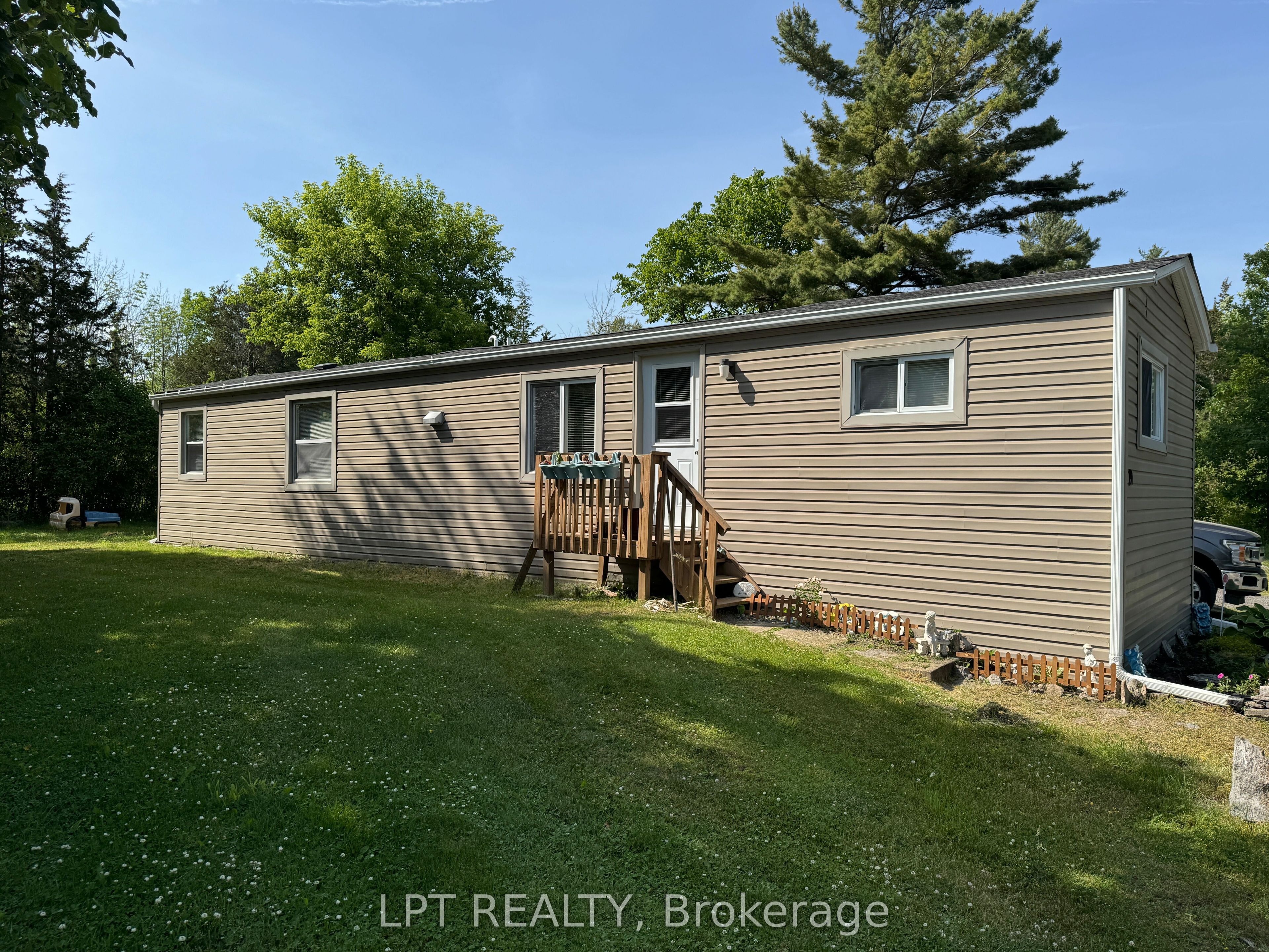 #19 - 5633 Bath Road Property Photo 1