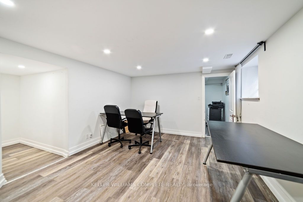 484 Main Street E 1 Property Photo 25
