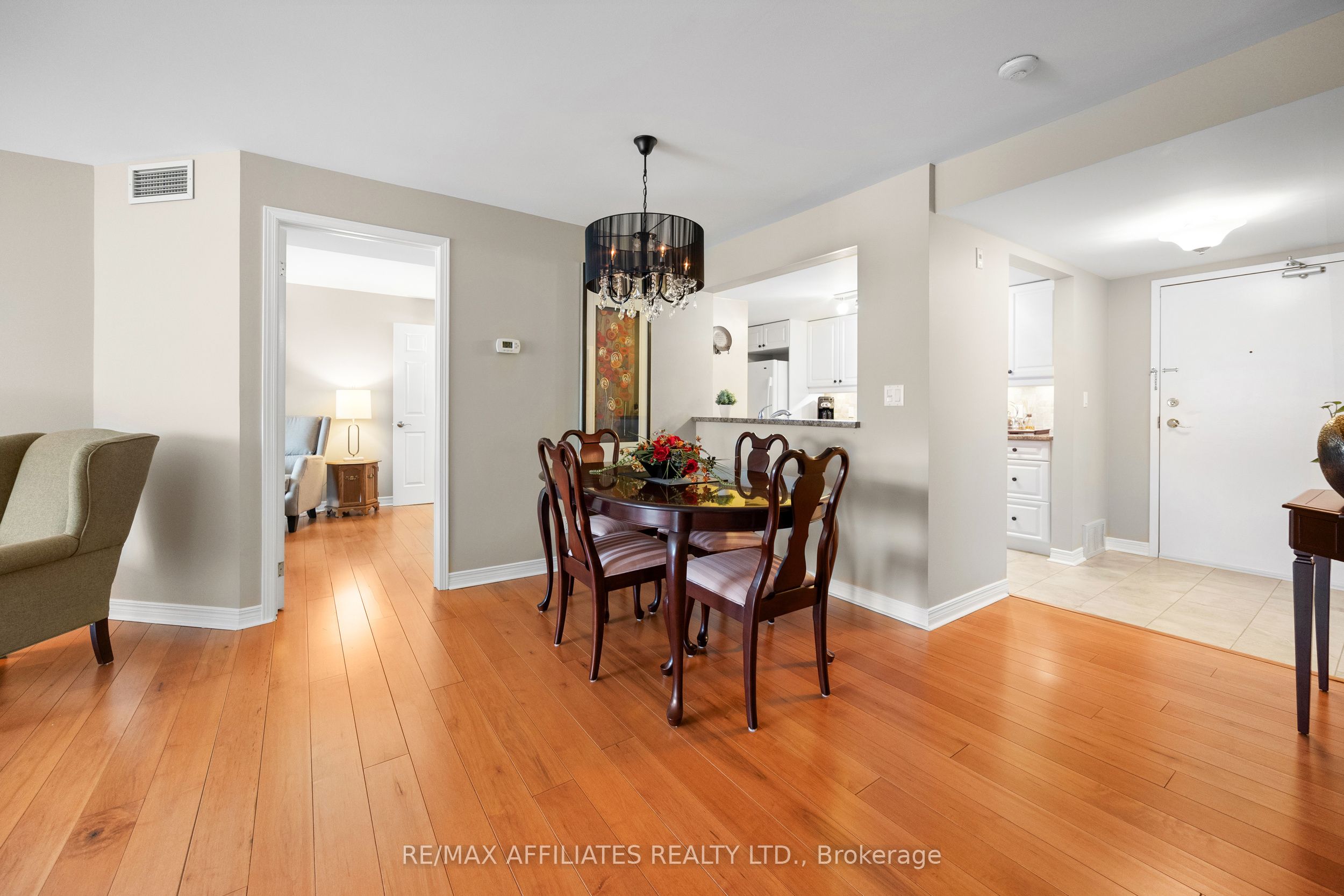 #208 - 23 Rogers Road Property Photo 13
