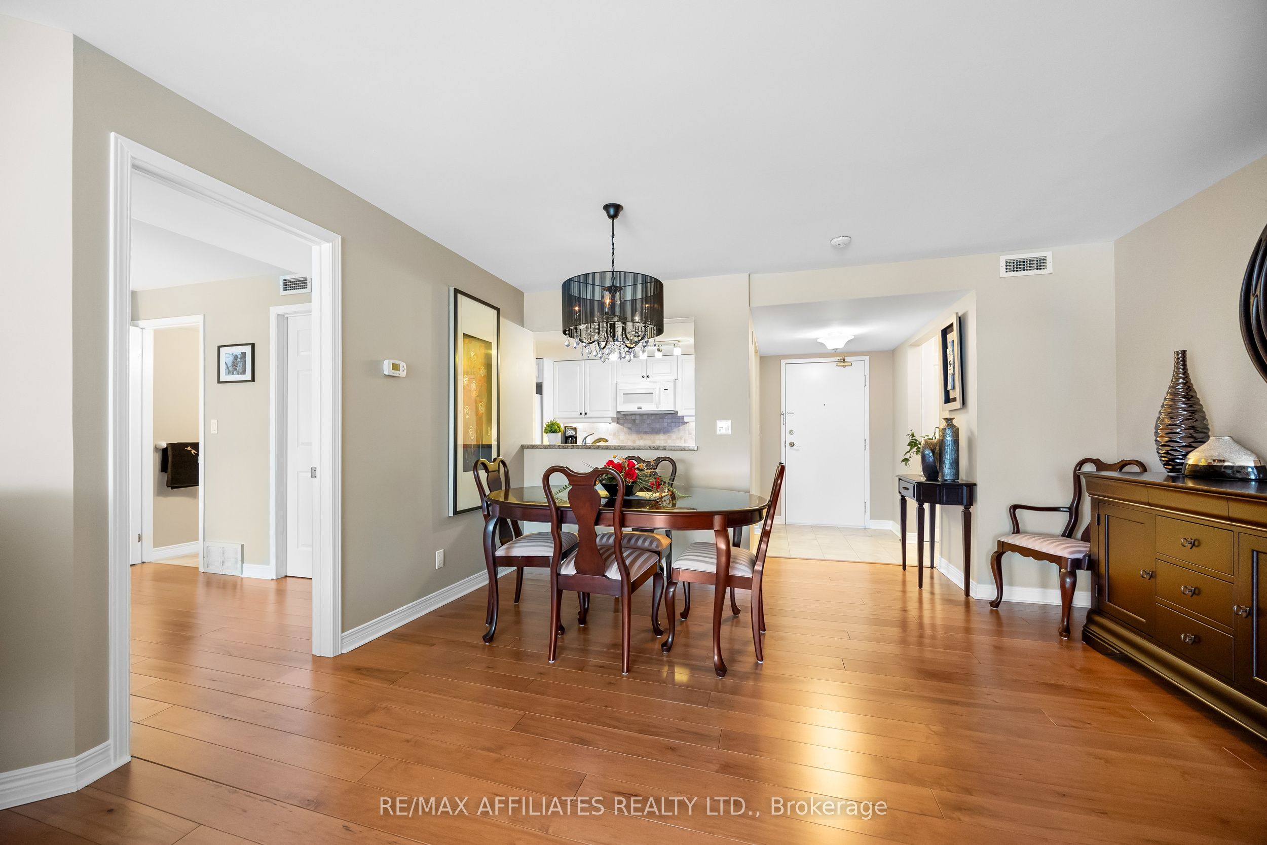 #208 - 23 Rogers Road Property Photo 14