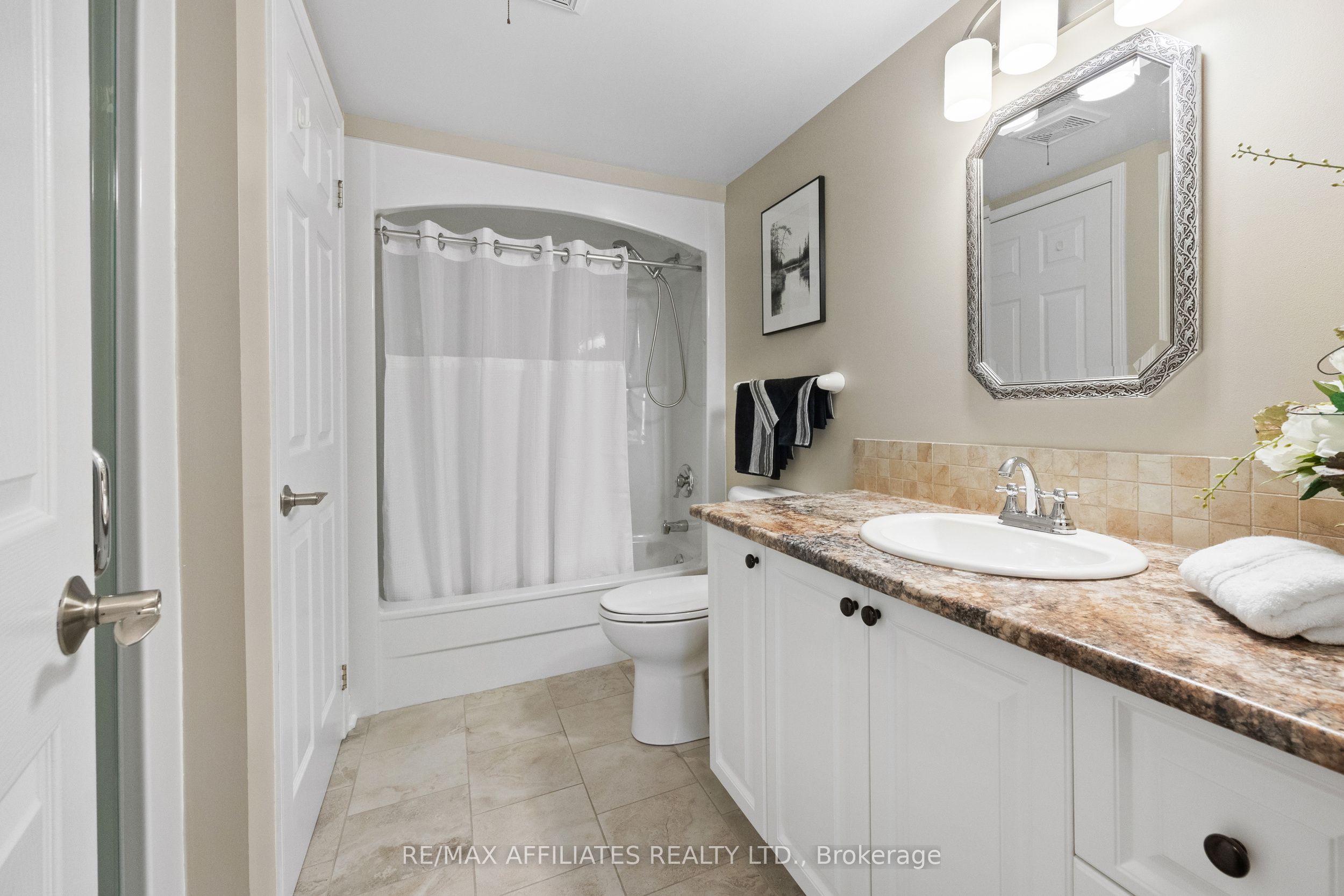 #208 - 23 Rogers Road Property Photo 17