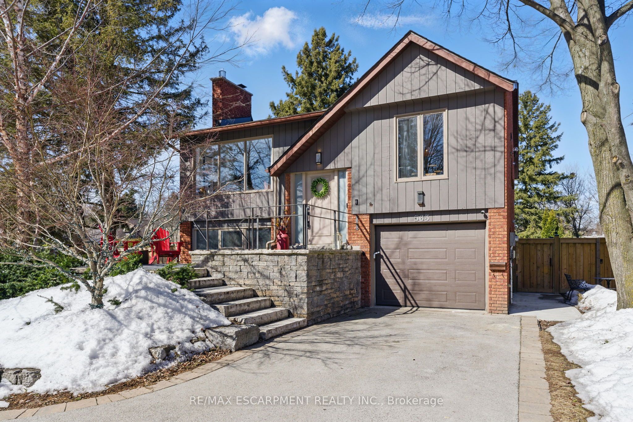 563 Tuscarora Drive Property Photo 1